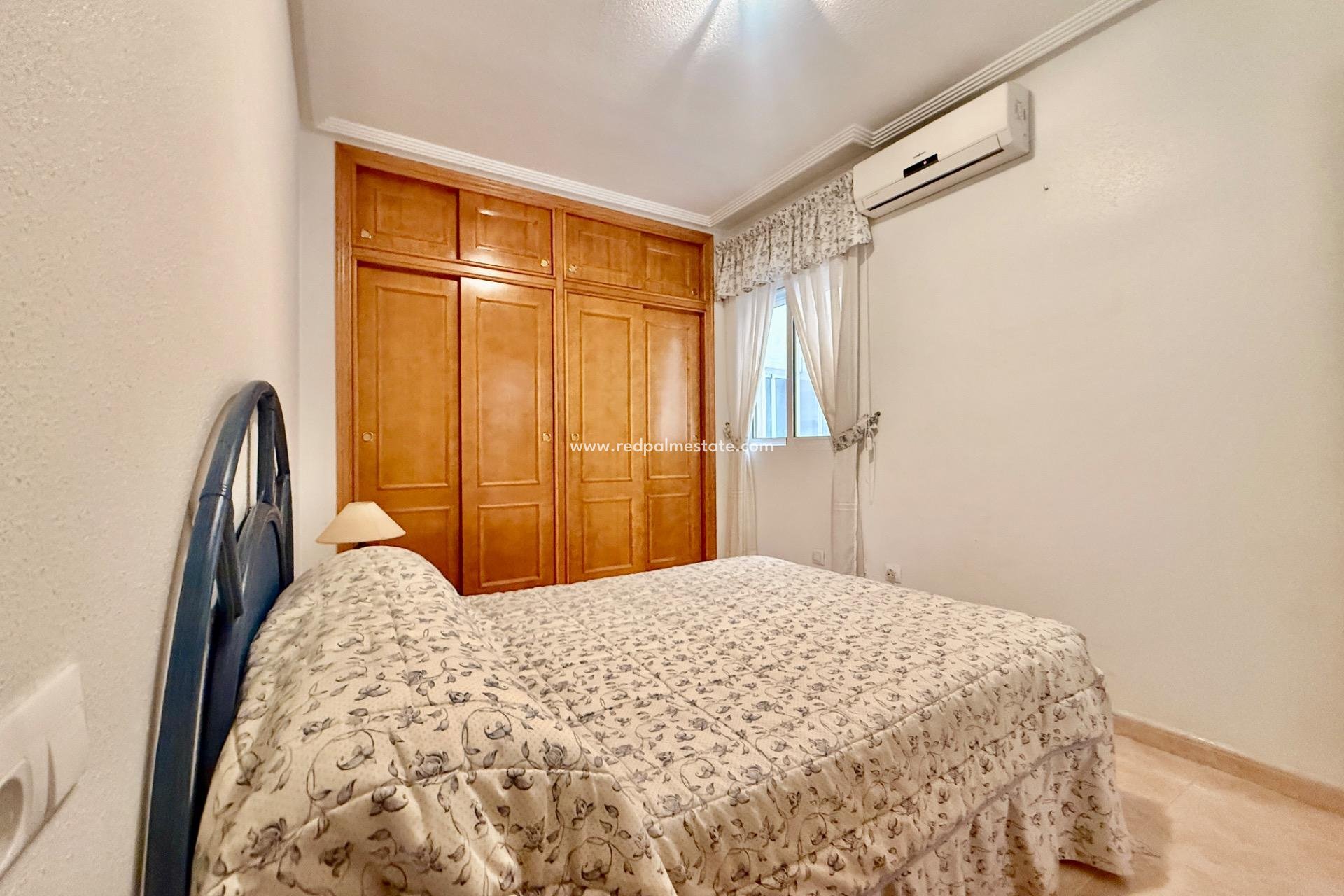 Reventa - Apartmentos -
Torrevieja - Centro