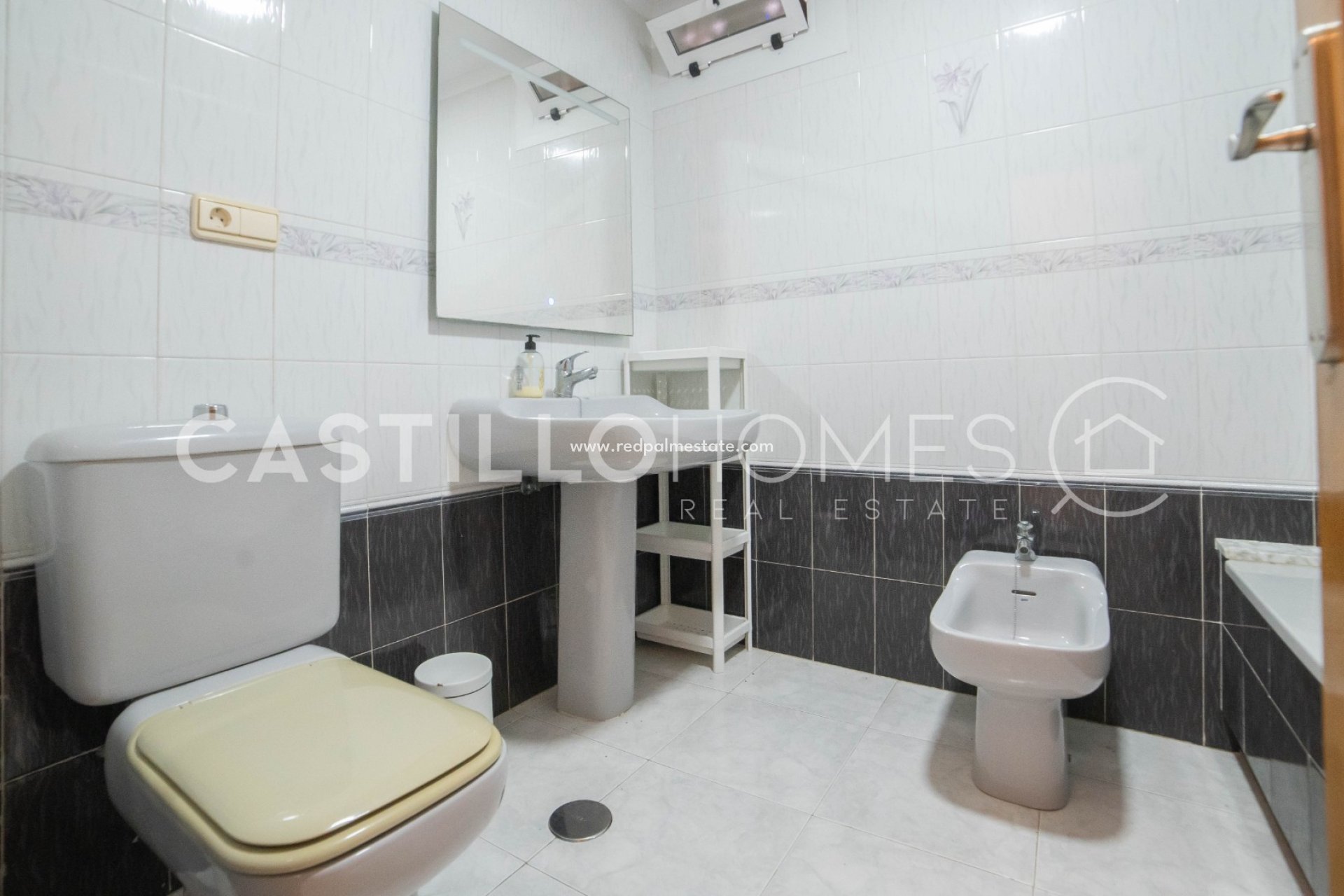 Reventa - Apartmentos -
Torrevieja - Centro
