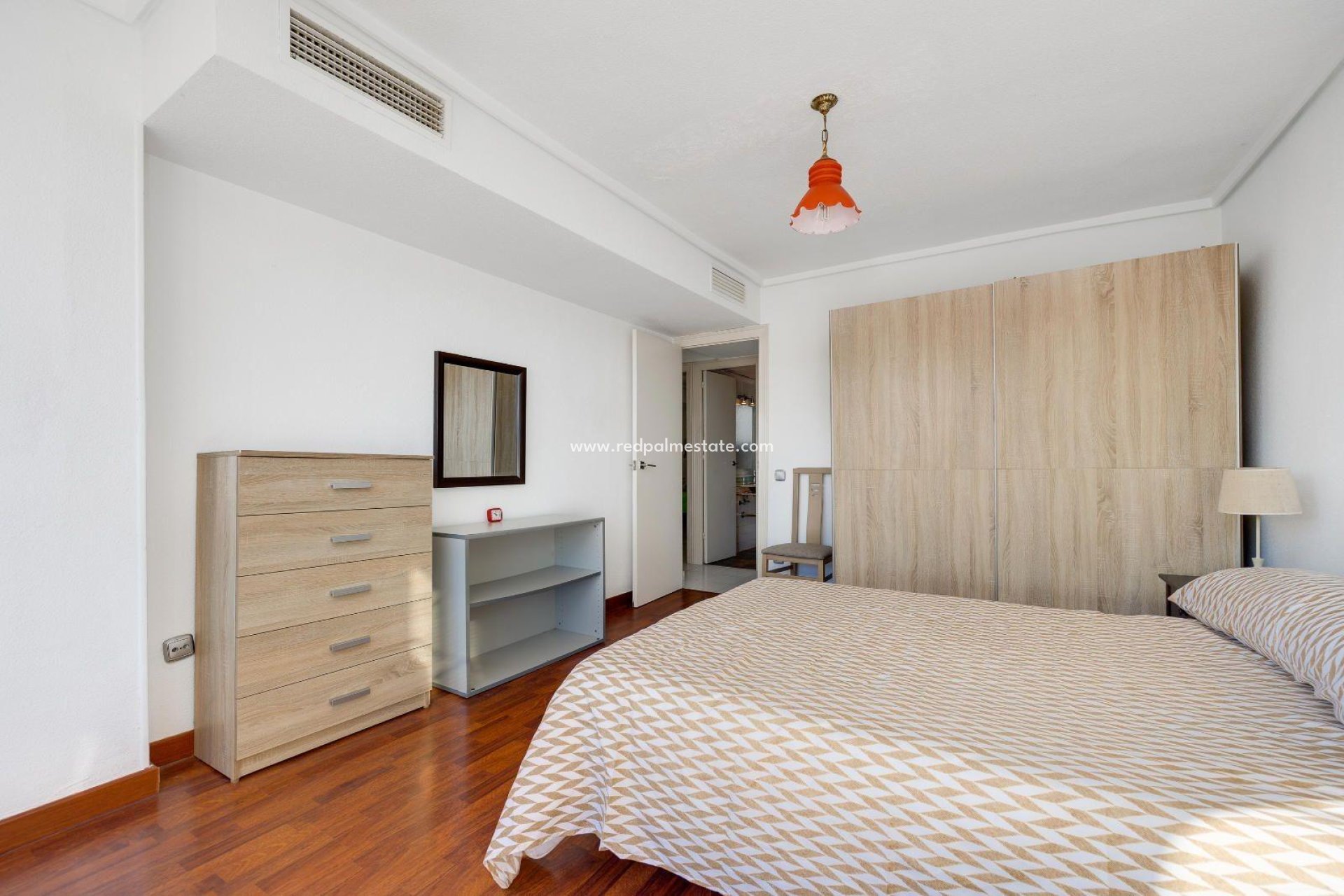 Reventa - Apartmentos -
Torrevieja - Centro