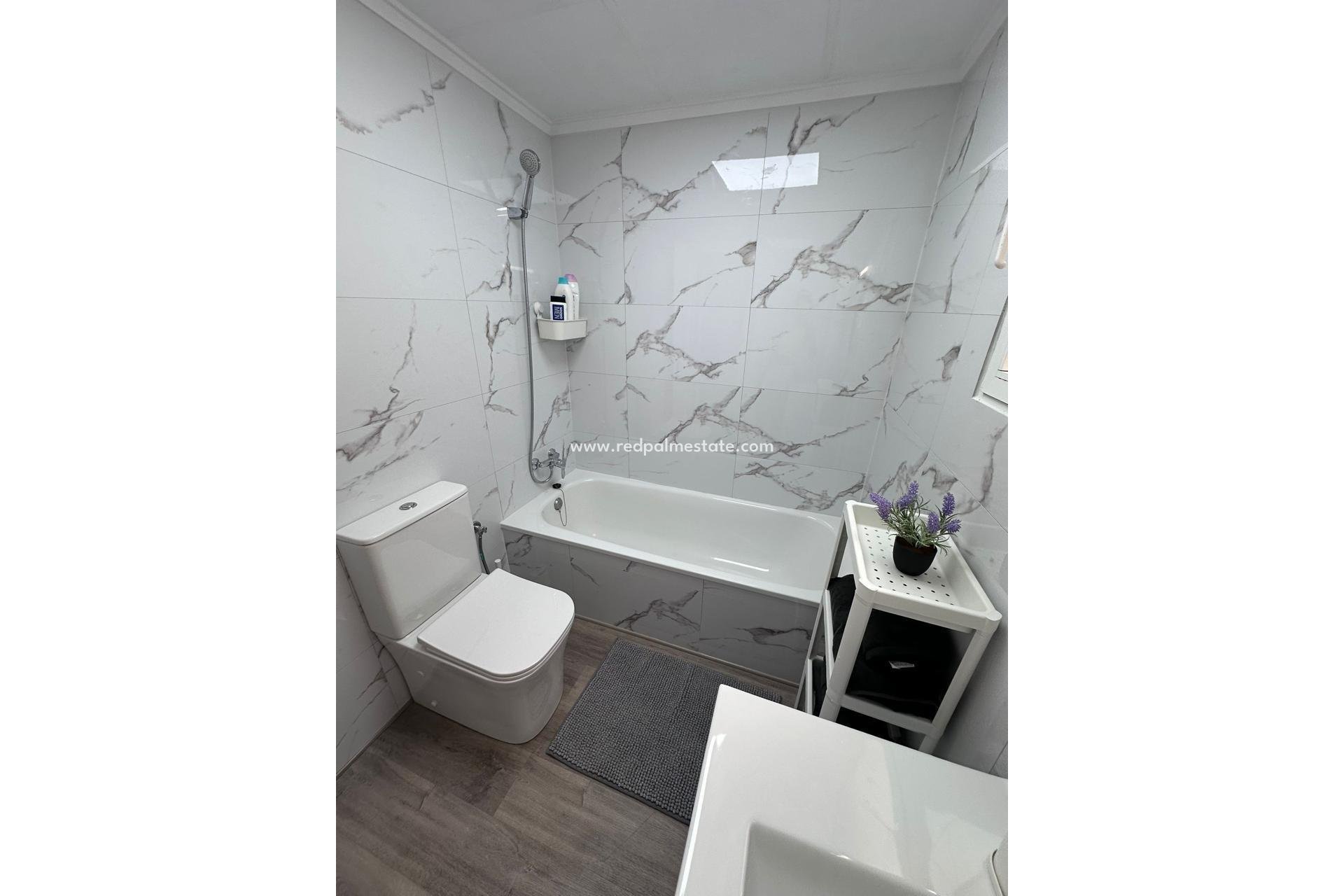 Reventa - Apartmentos -
Torrevieja - Centro