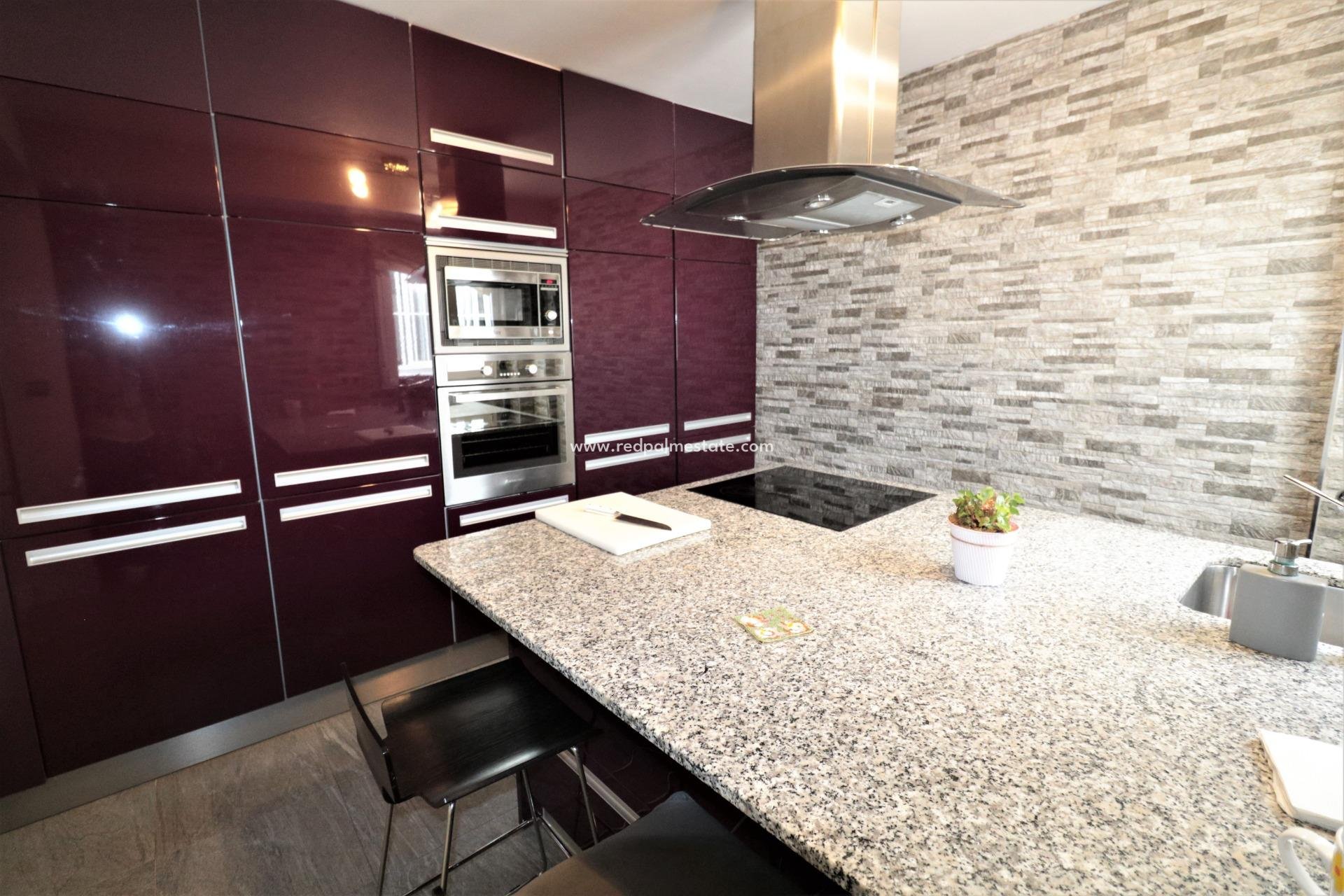 Reventa - Apartmentos -
Torrevieja - El Acequión - Los Náufragos