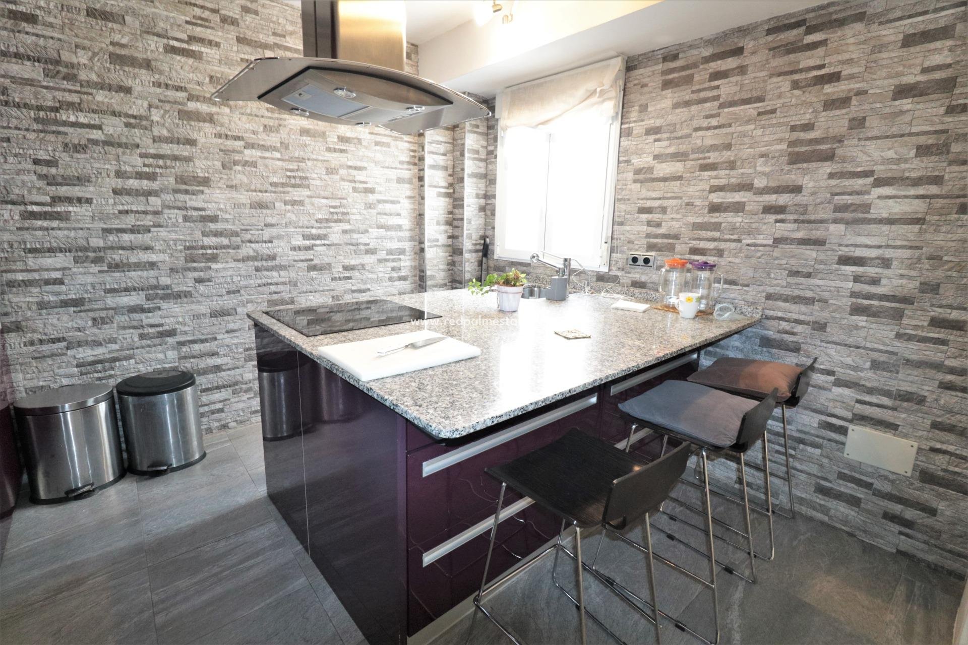 Reventa - Apartmentos -
Torrevieja - El Acequión - Los Náufragos