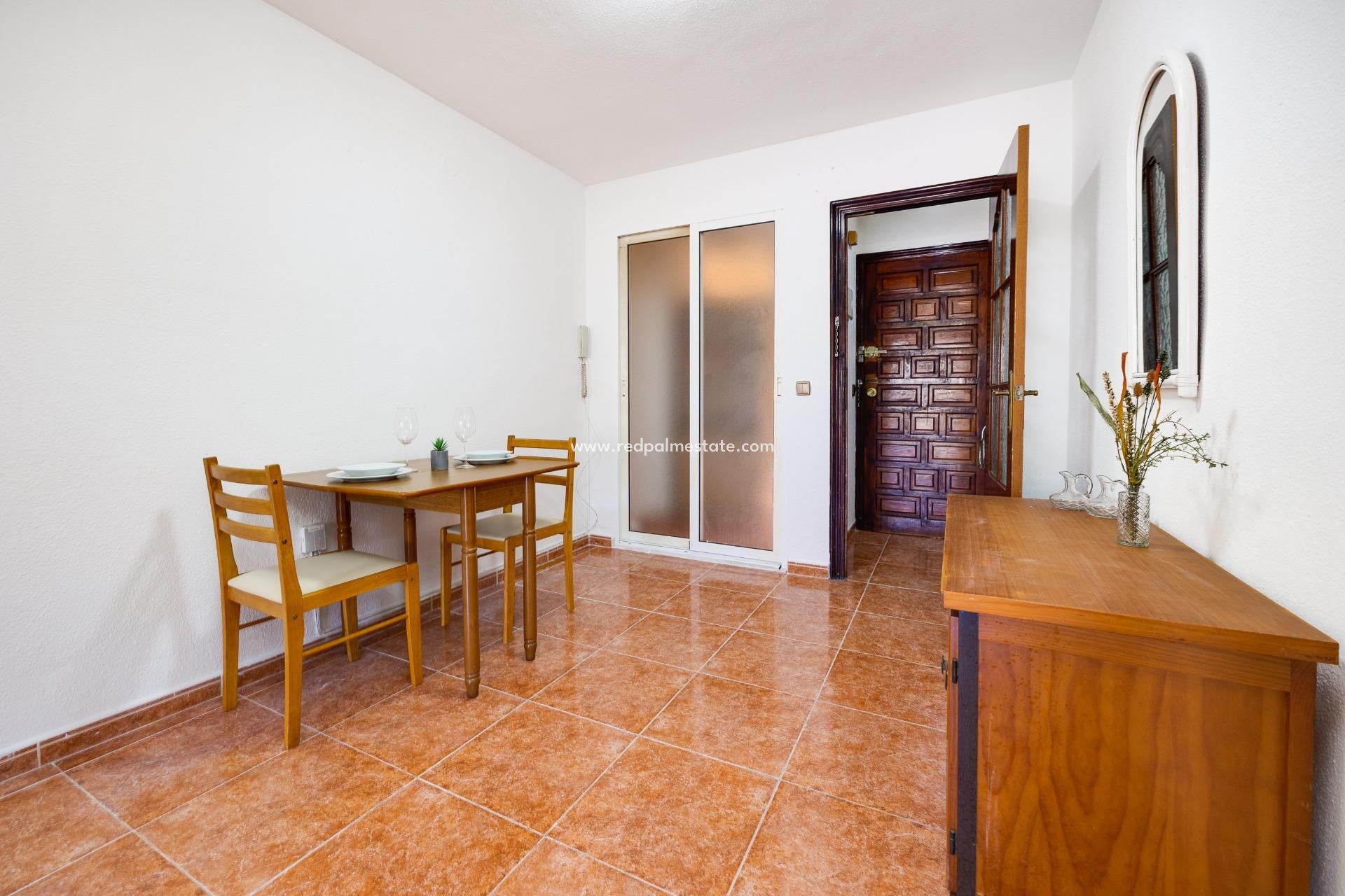 Reventa - Apartmentos -
Torrevieja - El Acequión - Los Náufragos