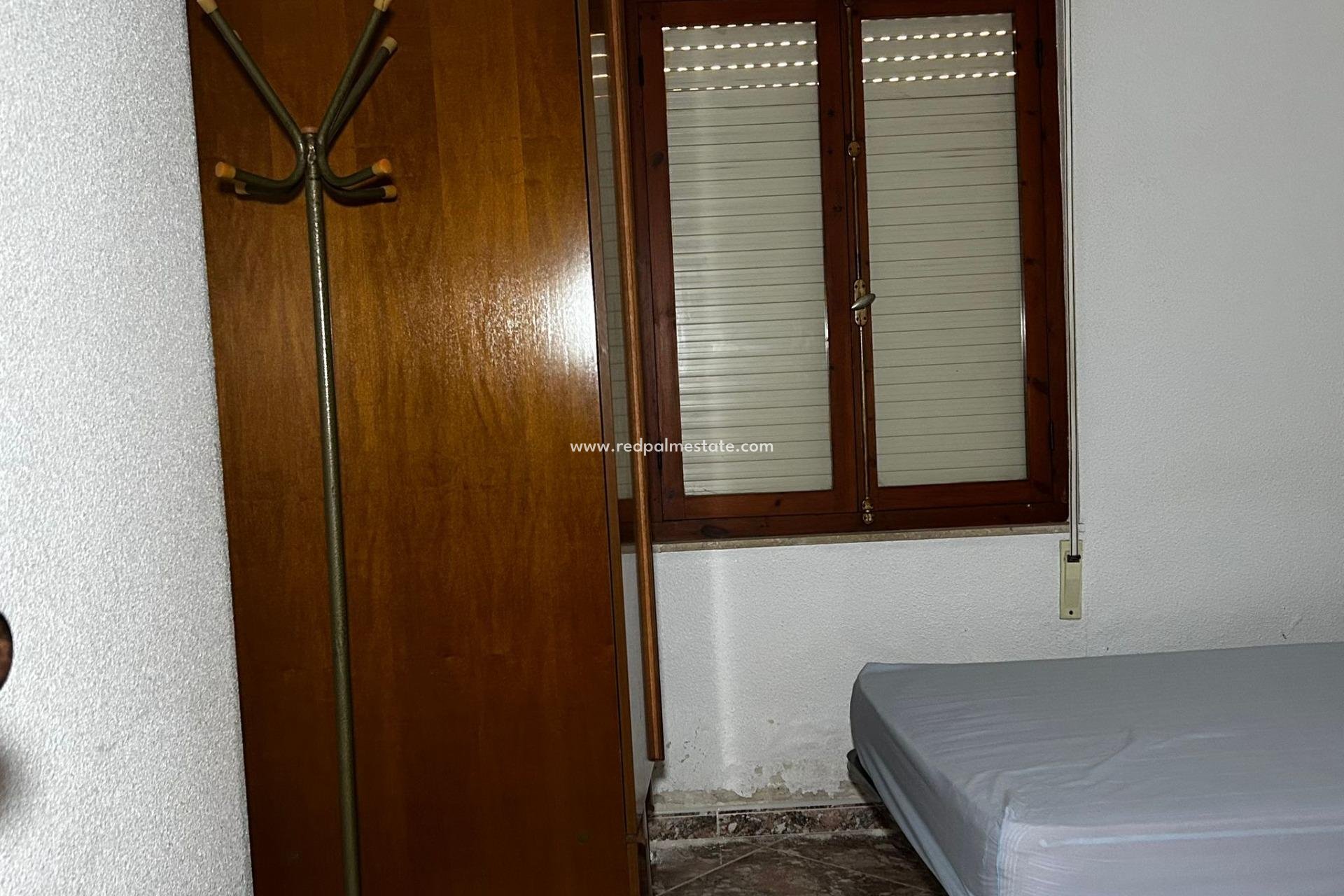 Reventa - Apartmentos -
Torrevieja - El Acequión - Los Náufragos