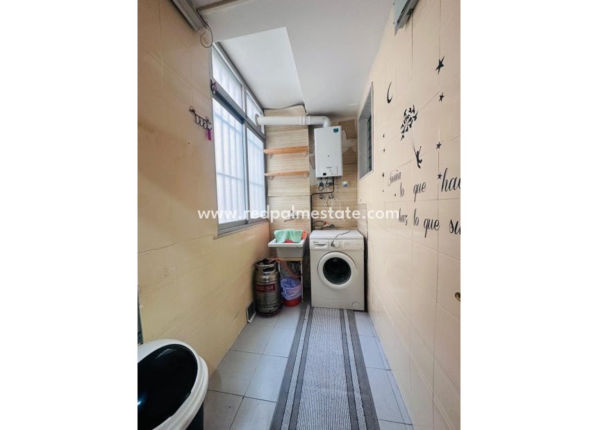 Reventa - Apartmentos -
Torrevieja - El Acequión - Los Náufragos