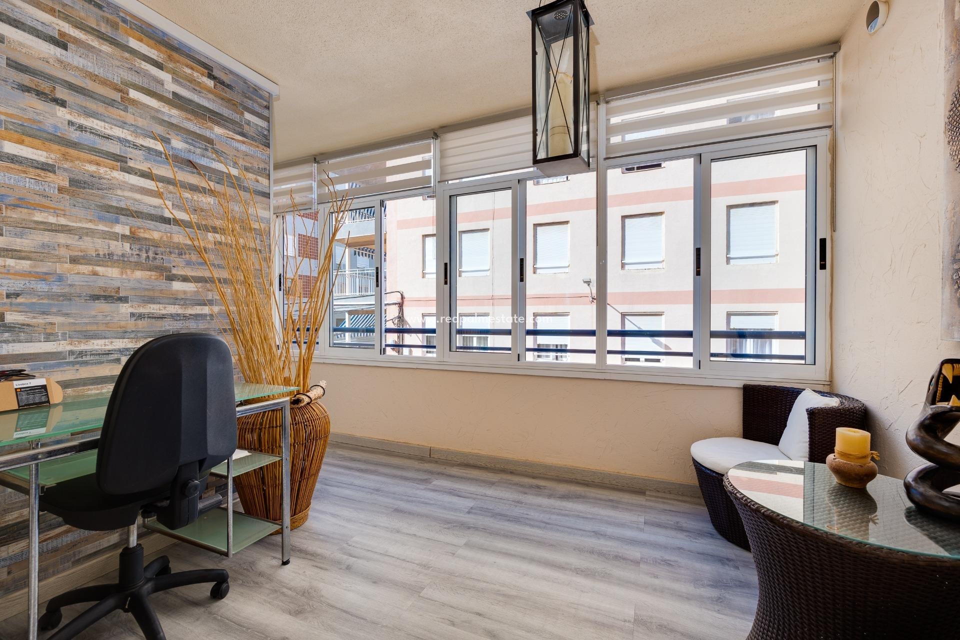 Reventa - Apartmentos -
Torrevieja - El Acequión - Los Náufragos