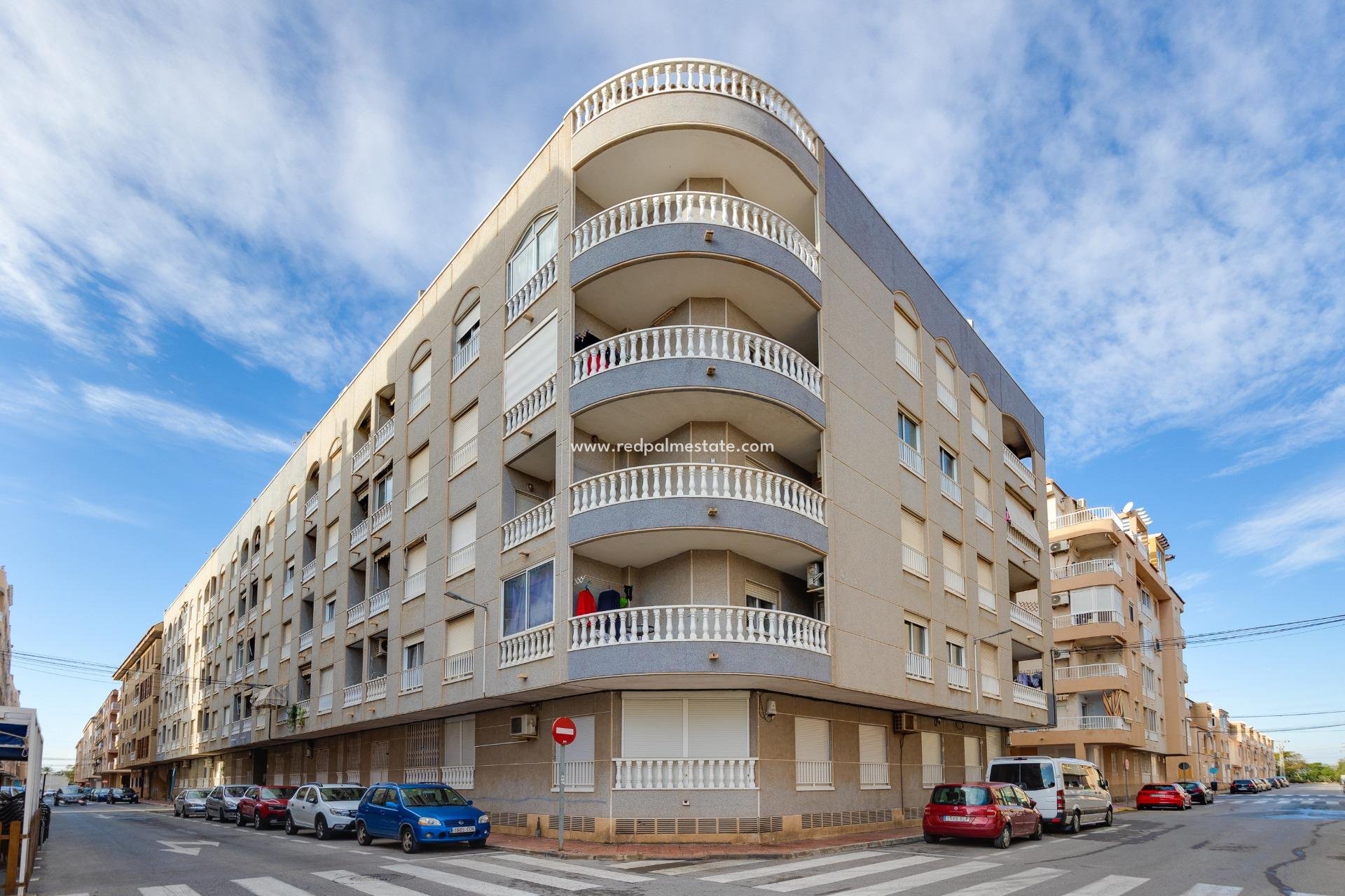 Reventa - Apartmentos -
Torrevieja - El Acequión - Los Náufragos