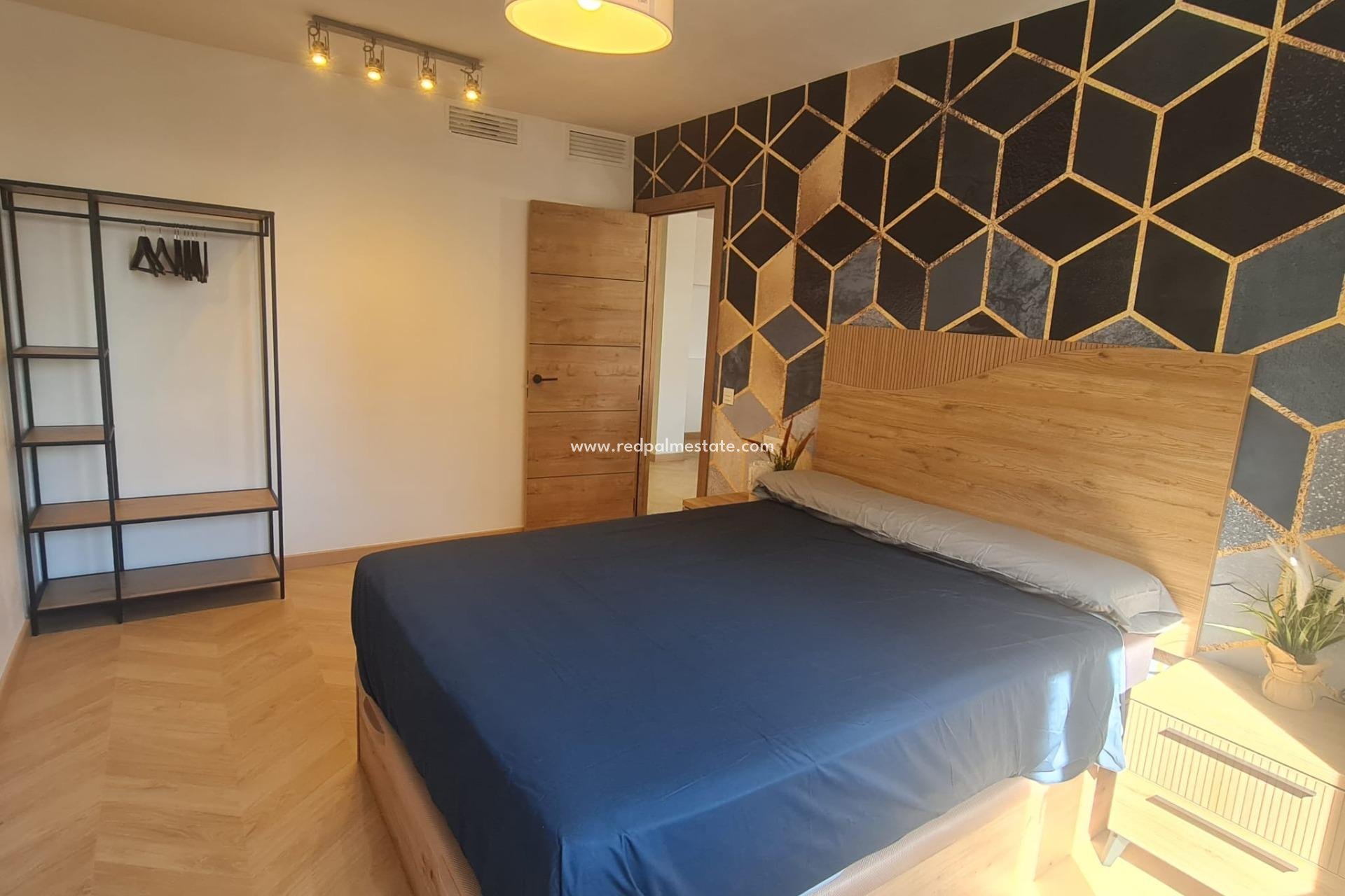 Reventa - Apartmentos -
Torrevieja - El Acequión - Los Náufragos