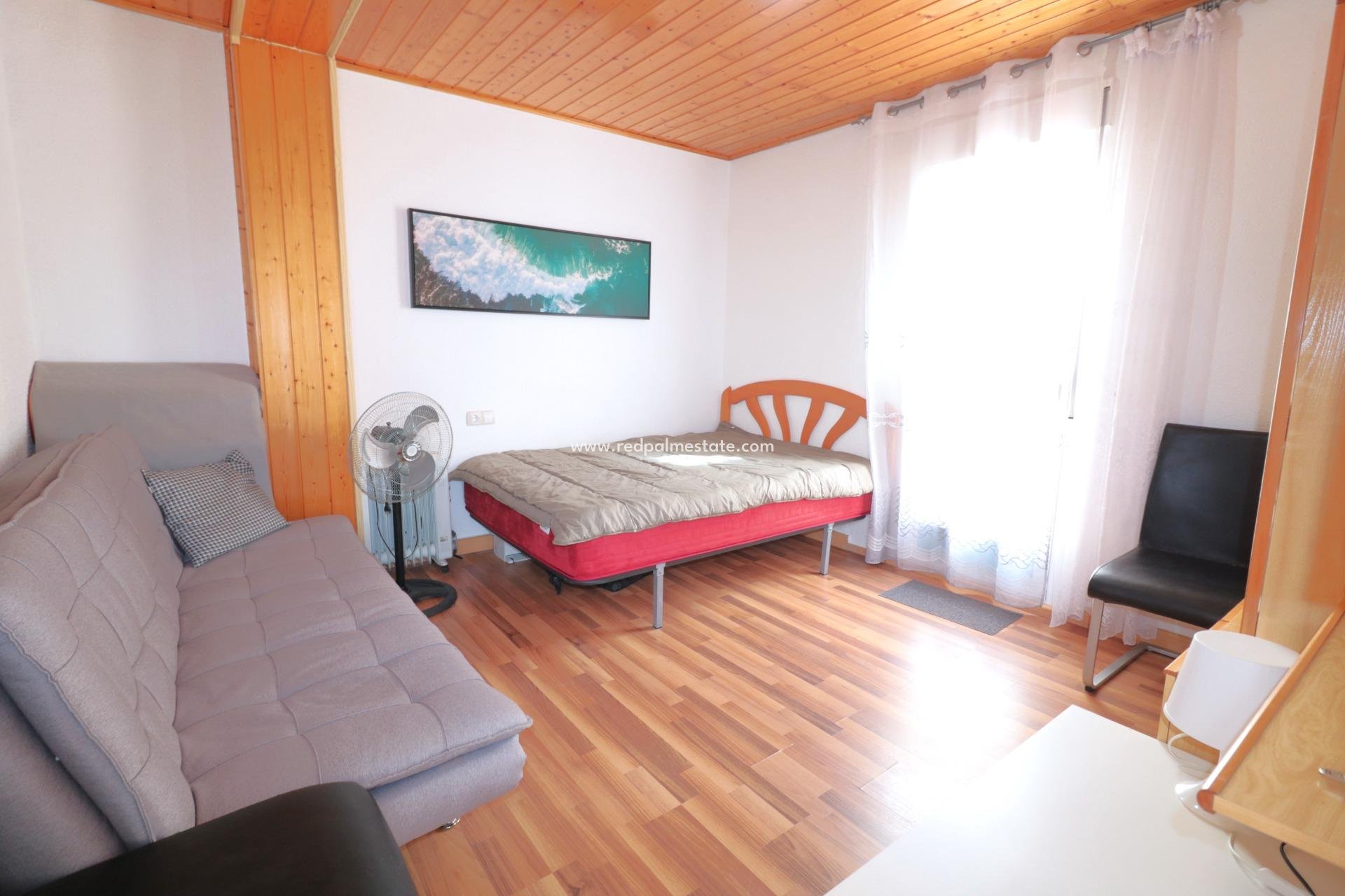 Reventa - Apartmentos -
Torrevieja - El Acequión - Los Náufragos
