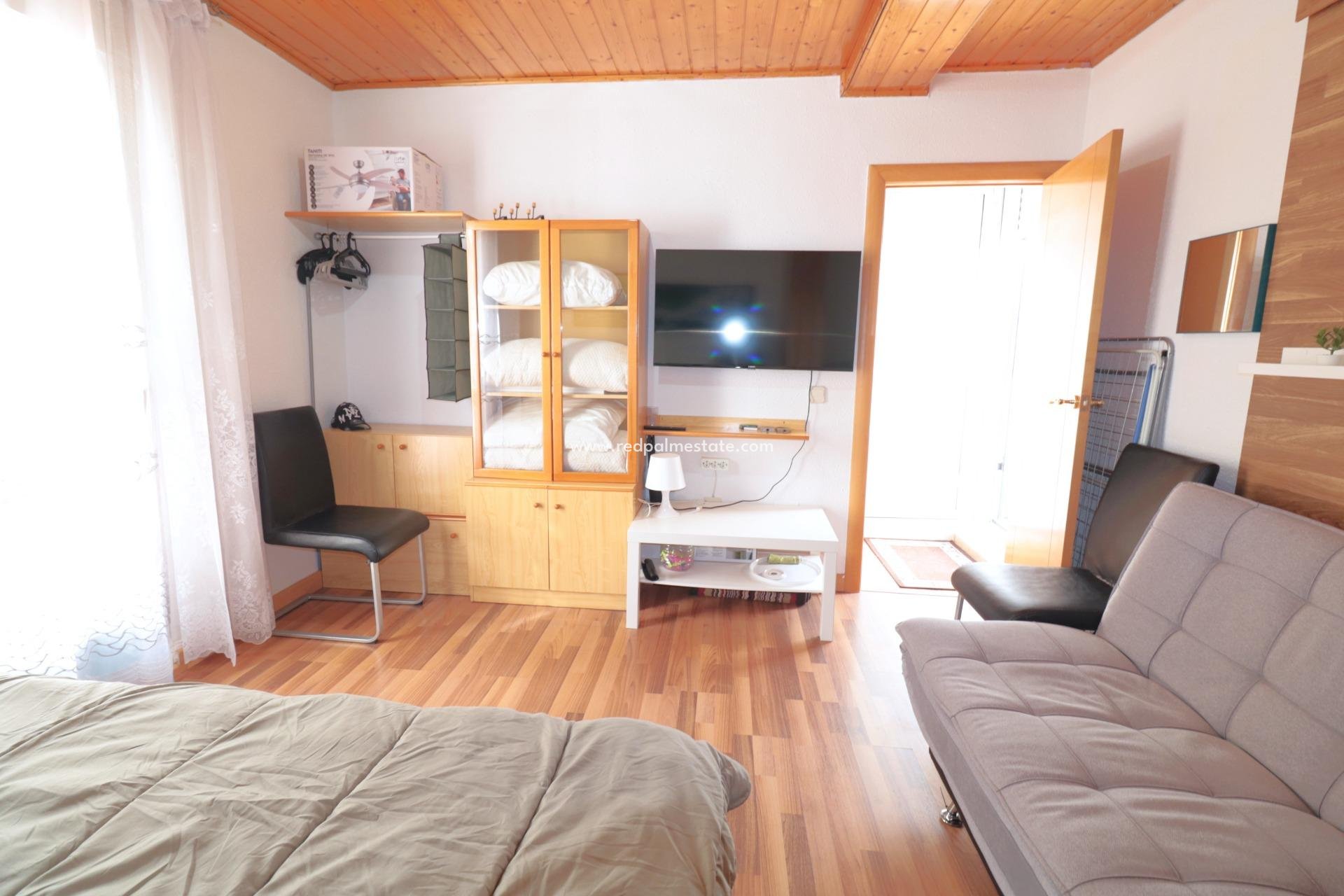 Reventa - Apartmentos -
Torrevieja - El Acequión - Los Náufragos