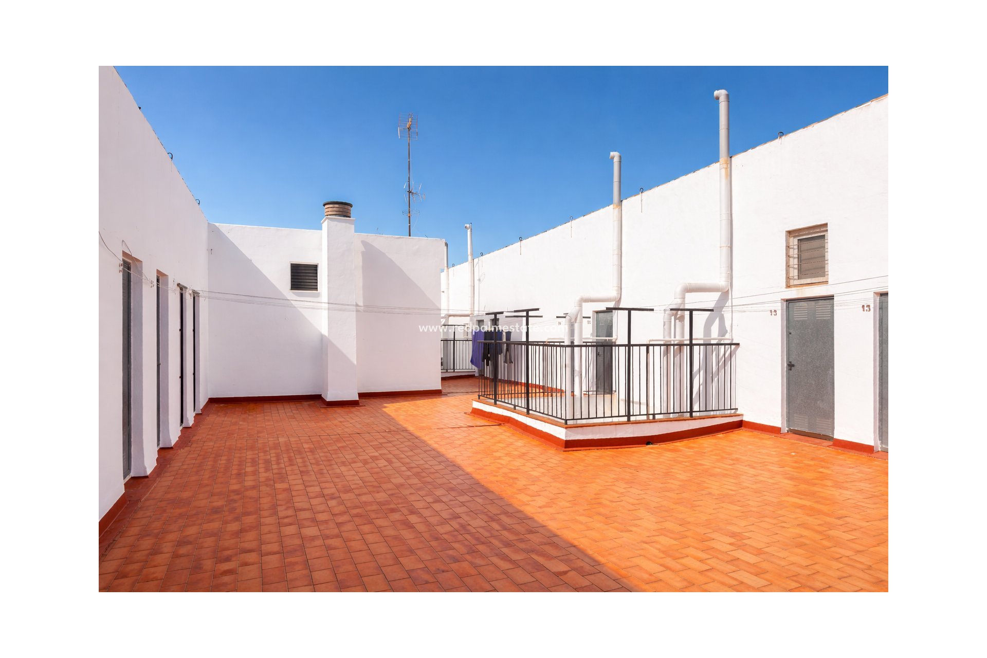 Reventa - Apartmentos -
Torrevieja - El Acequión - Los Náufragos