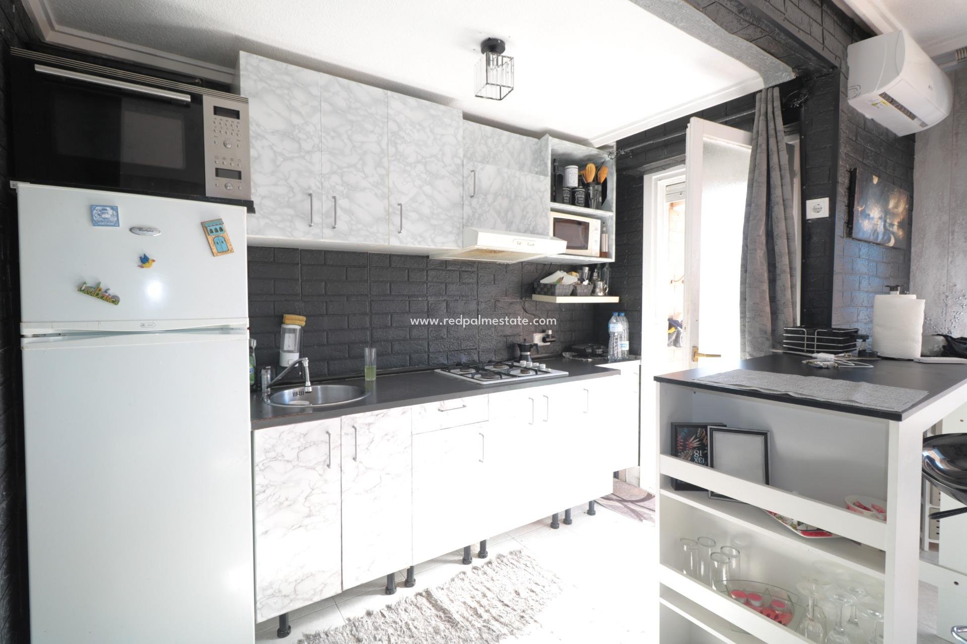 Reventa - Apartmentos -
Torrevieja - El molino