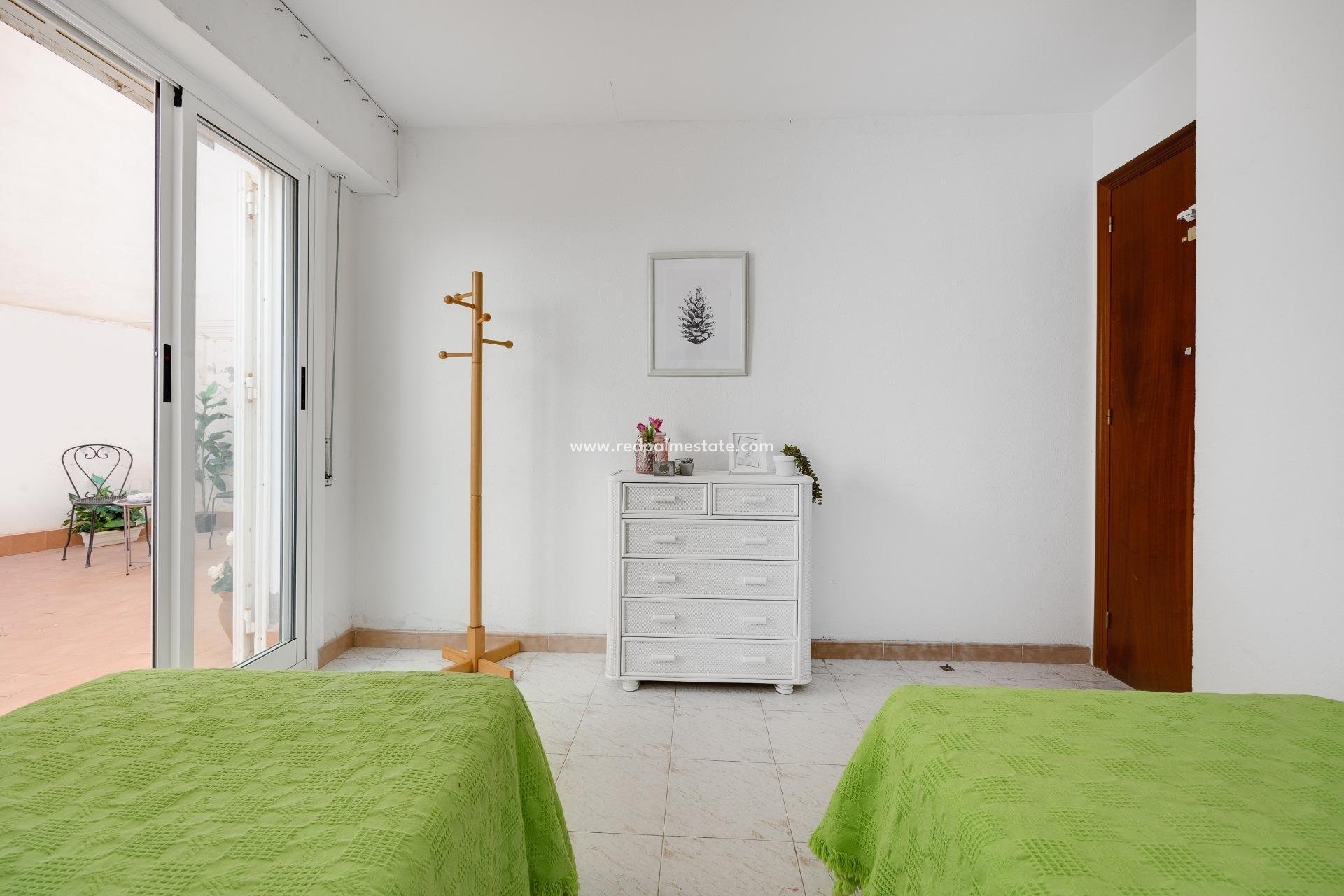 Reventa - Apartmentos -
Torrevieja - Estacion de autobuses