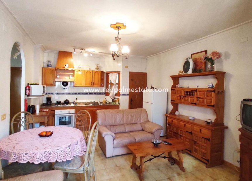 Reventa - Apartmentos -
Torrevieja - Estacion de autobuses