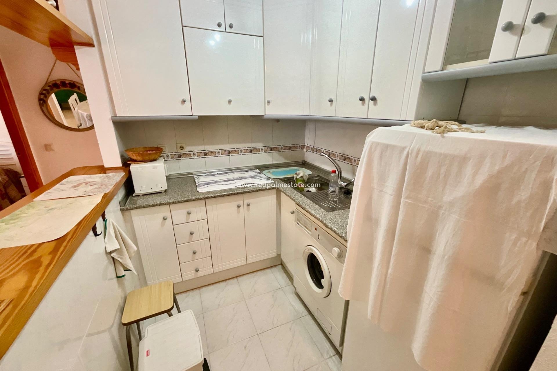 Reventa - Apartmentos -
Torrevieja - La Mata