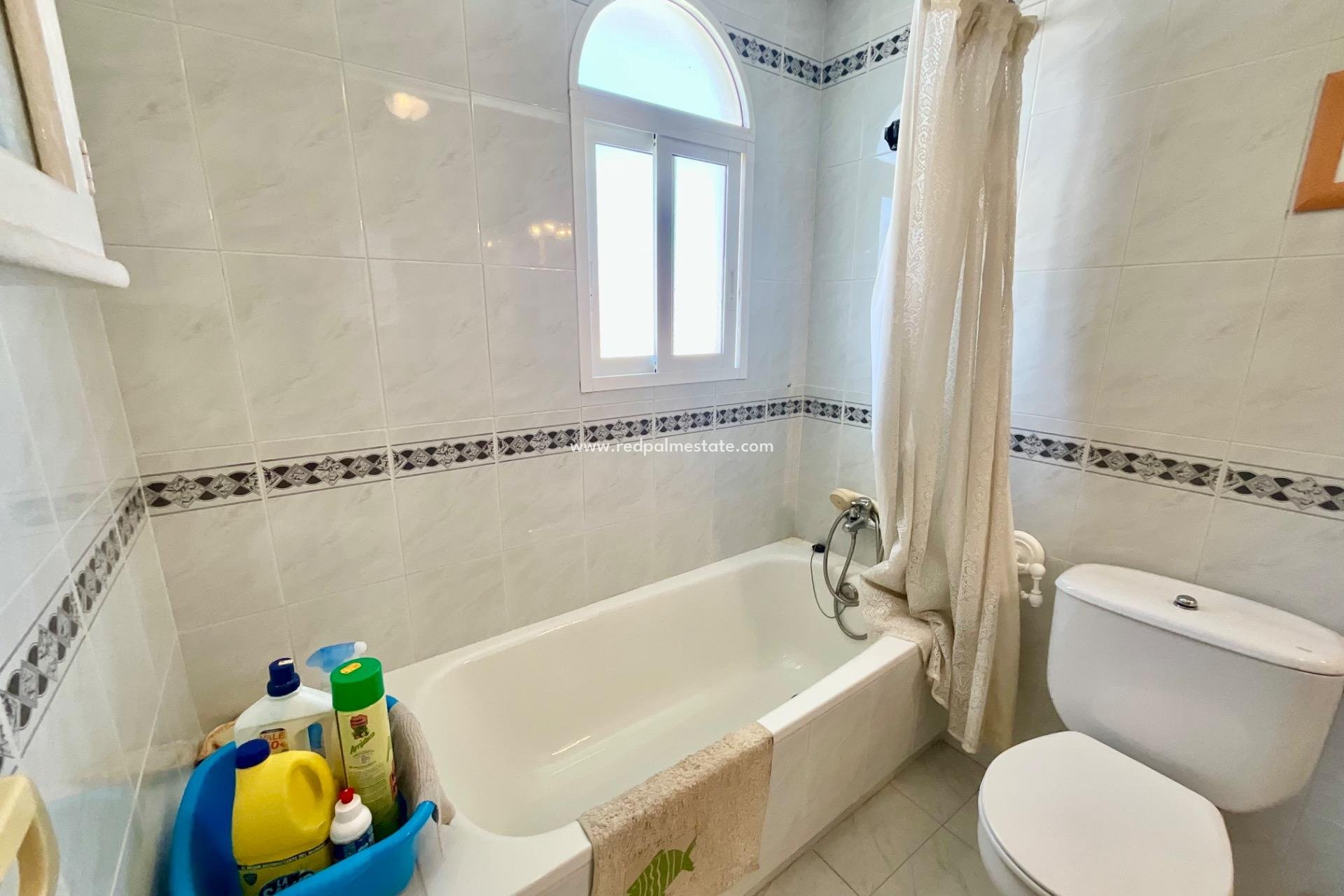 Reventa - Apartmentos -
Torrevieja - La Mata