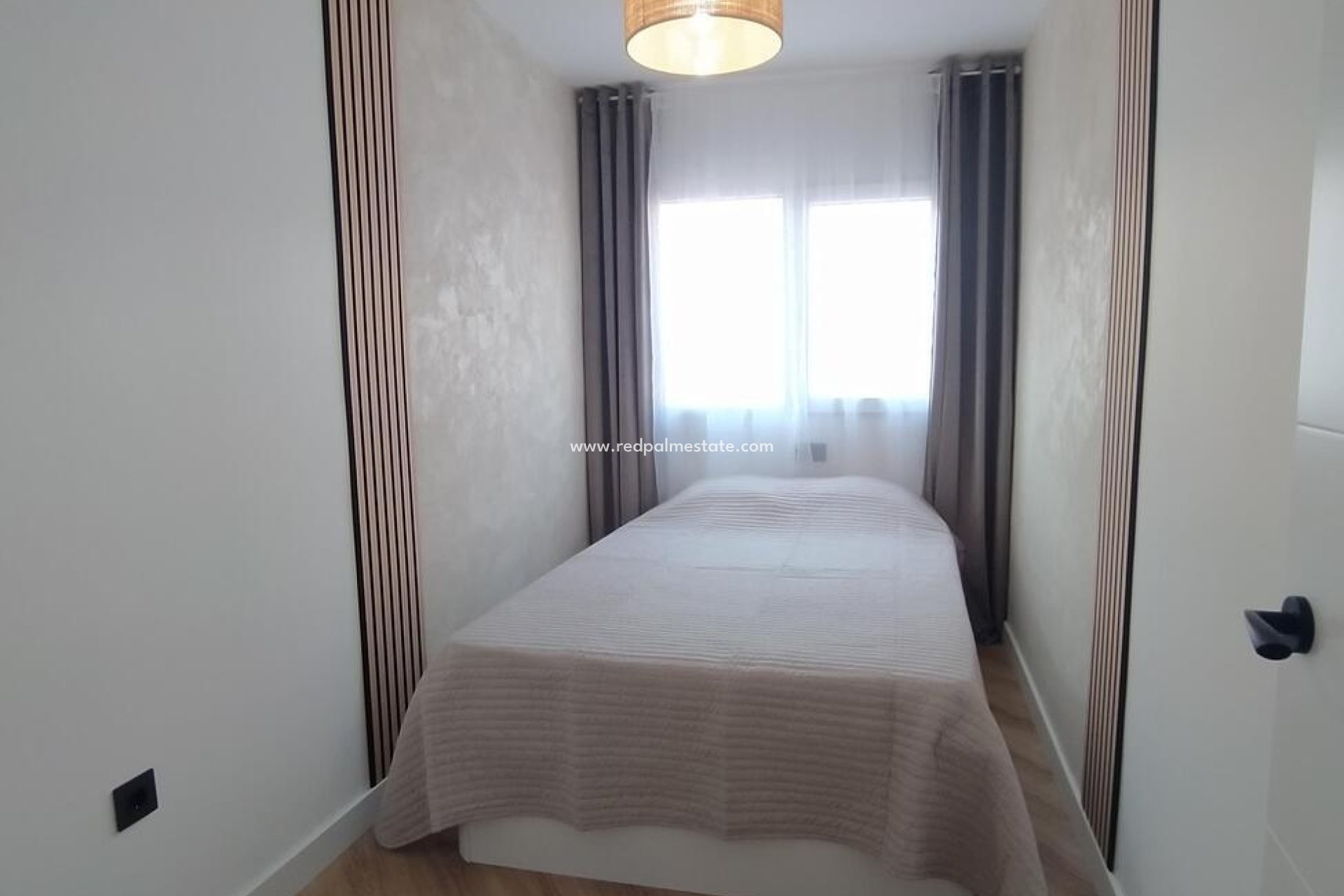 Reventa - Apartmentos -
Torrevieja - PARQUE DE LAS NACIONES