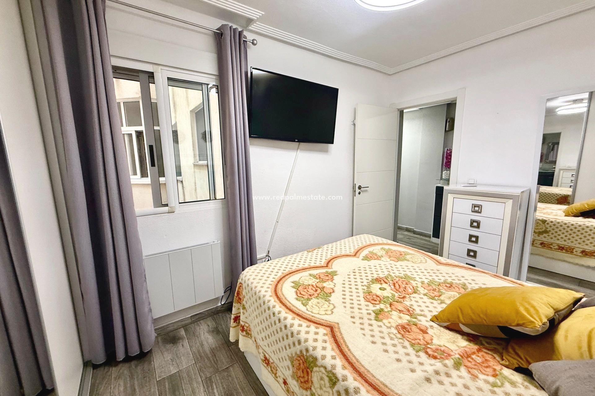 Reventa - Apartmentos -
Torrevieja - PARQUE DE LAS NACIONES