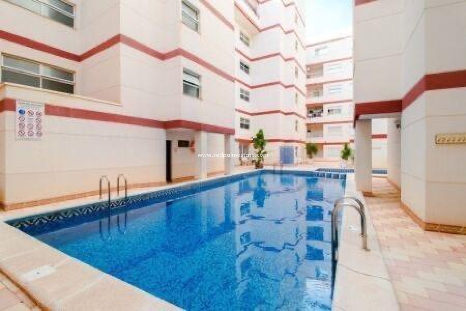 Reventa - Apartmentos -
Torrevieja - PARQUE DE LAS NACIONES