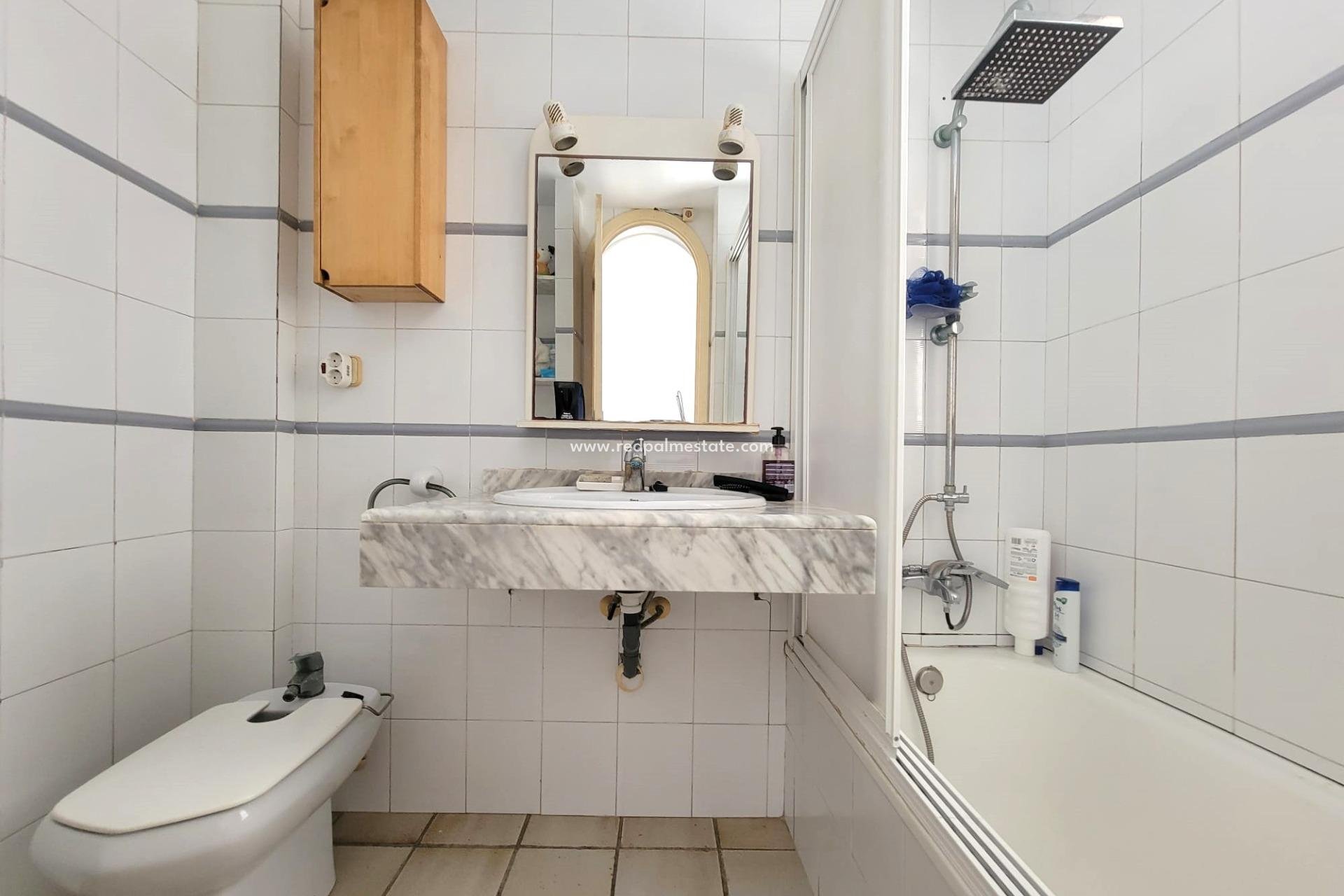 Reventa - Apartmentos -
Torrevieja - PLAYA DE LA MATA