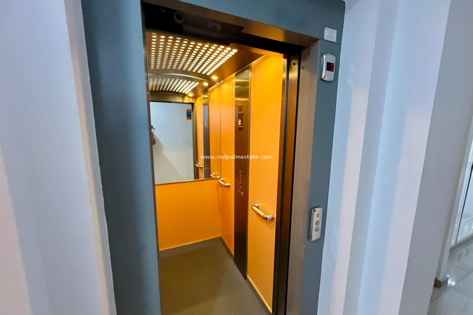 Reventa - Apartmentos -
Torrevieja - Playa de los Locos