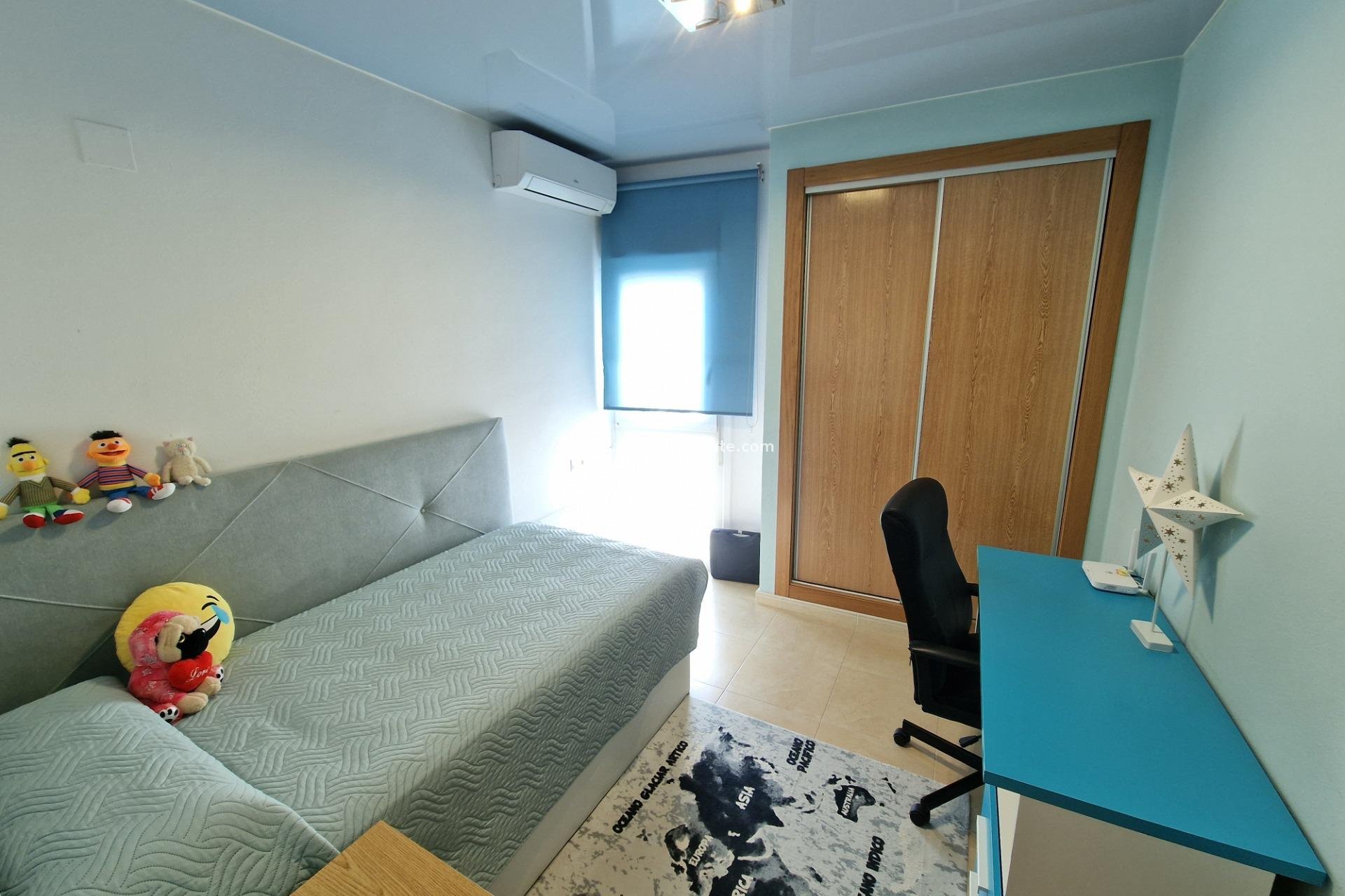 Reventa - Apartmentos -
Torrevieja - Playa de los Locos