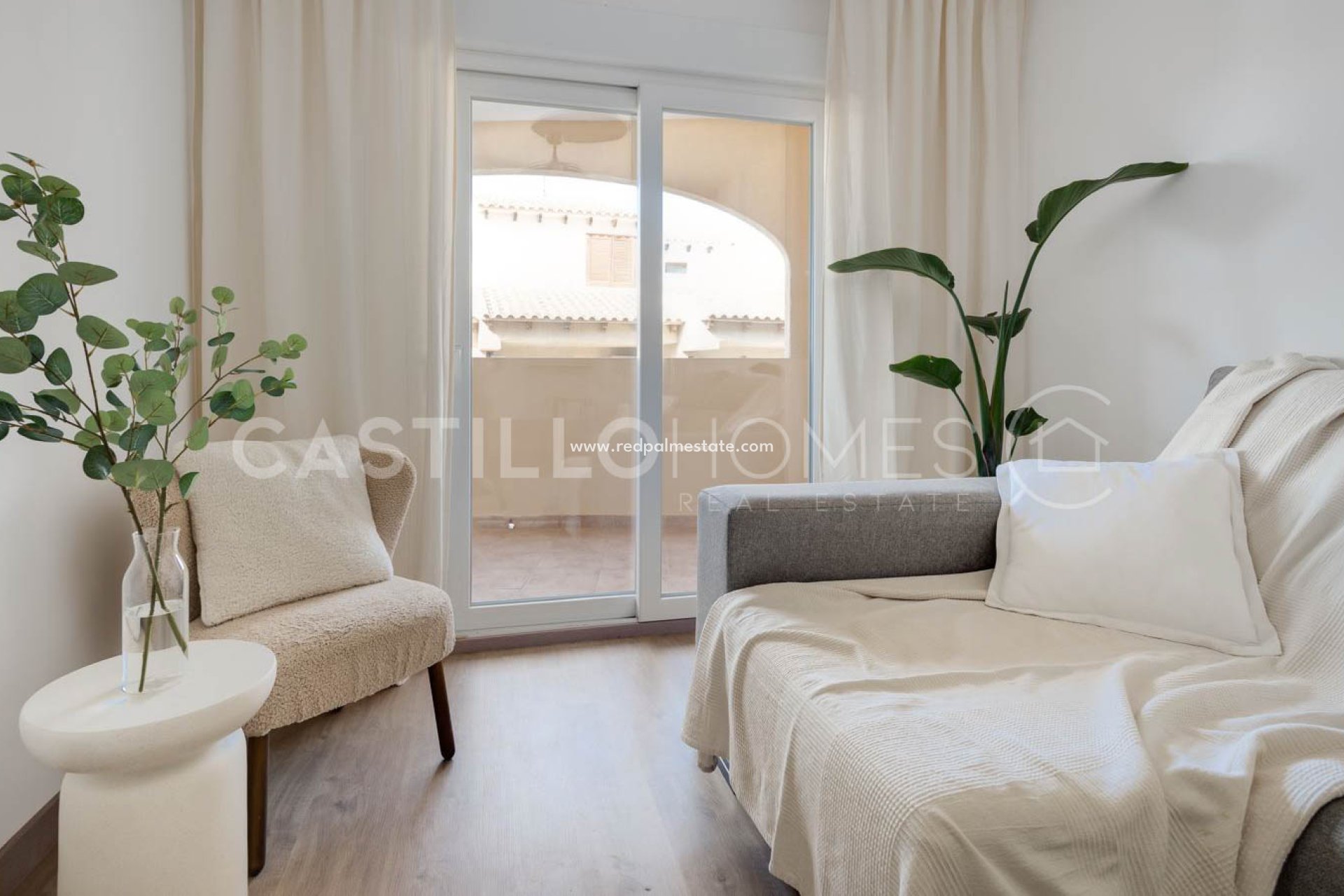 Reventa - Apartmentos -
Torrevieja - Playa de los Locos