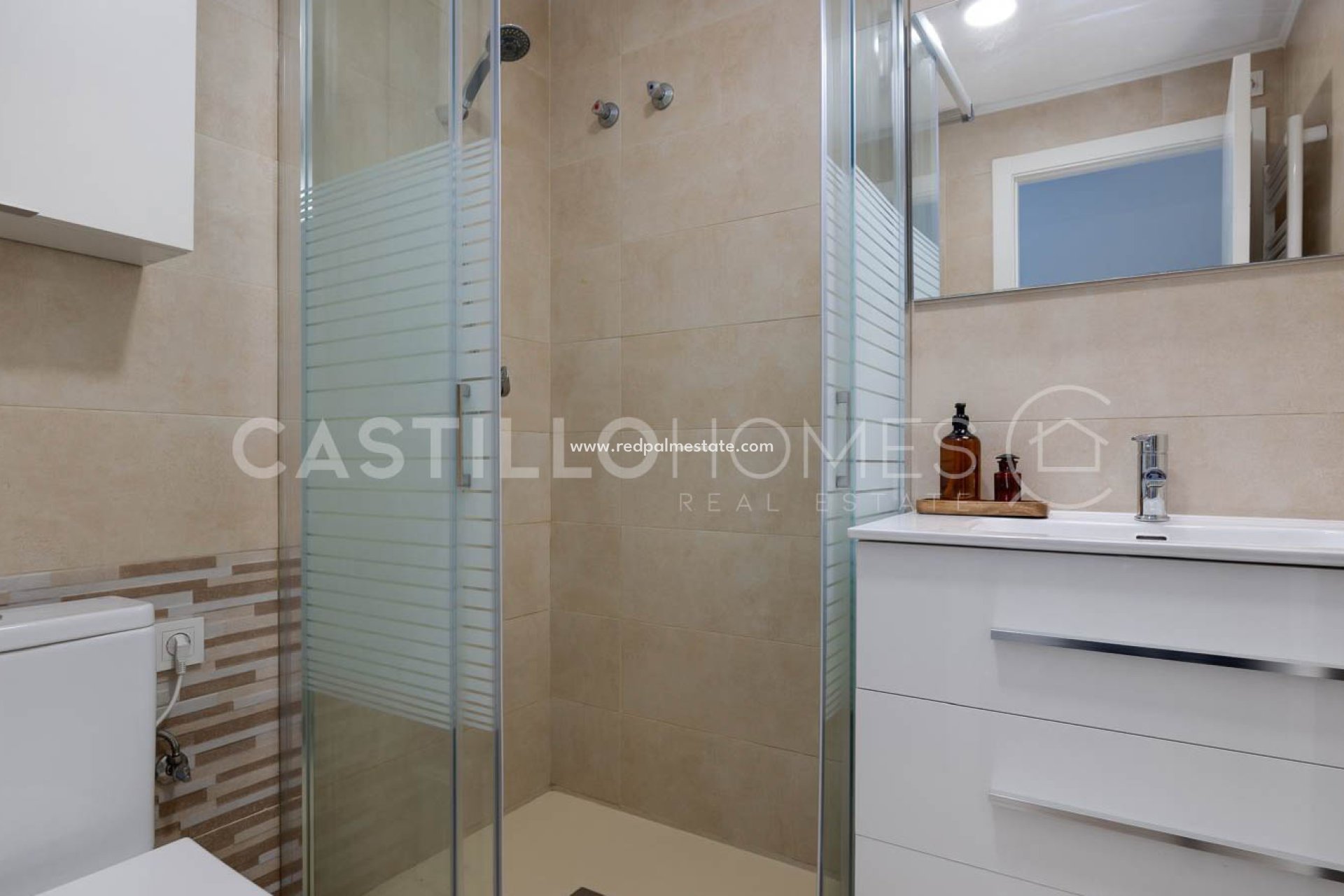 Reventa - Apartmentos -
Torrevieja - Playa de los Locos