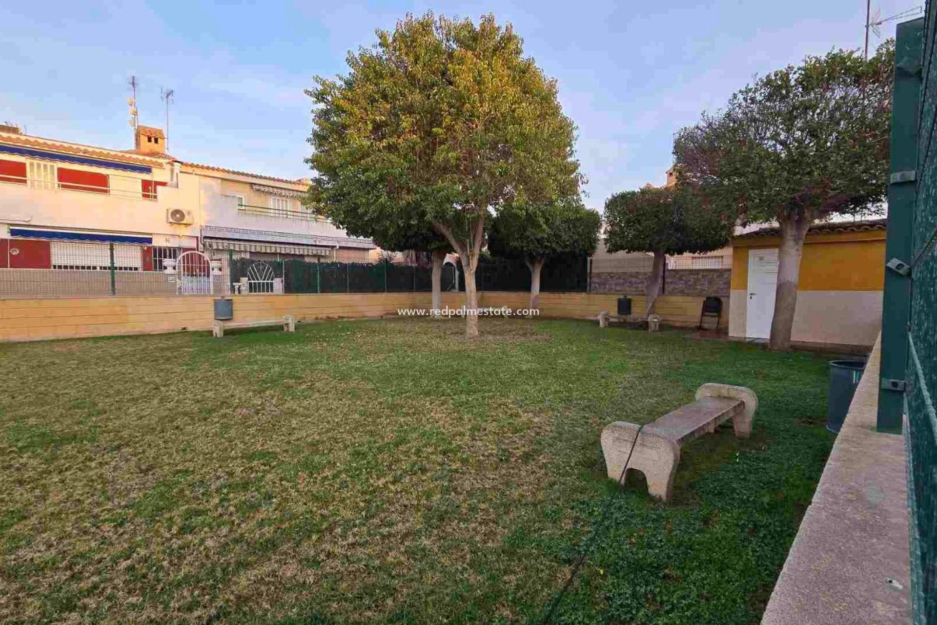 Reventa - Apartmentos -
Torrevieja - Playa de los locos