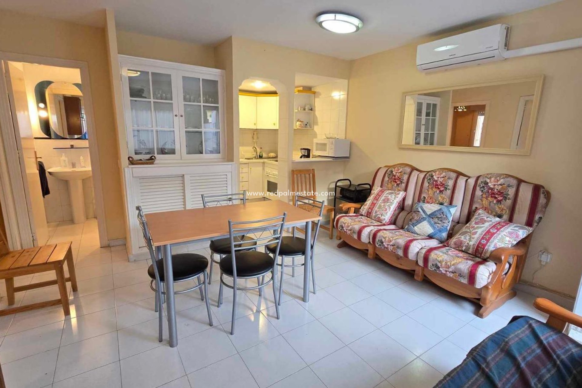Reventa - Apartmentos -
Torrevieja - Playa de los locos