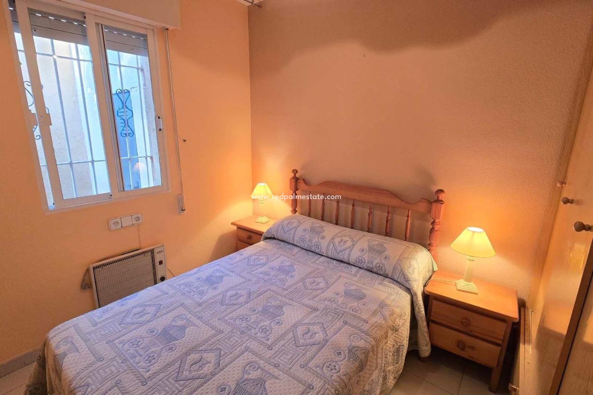 Reventa - Apartmentos -
Torrevieja - Playa de los locos