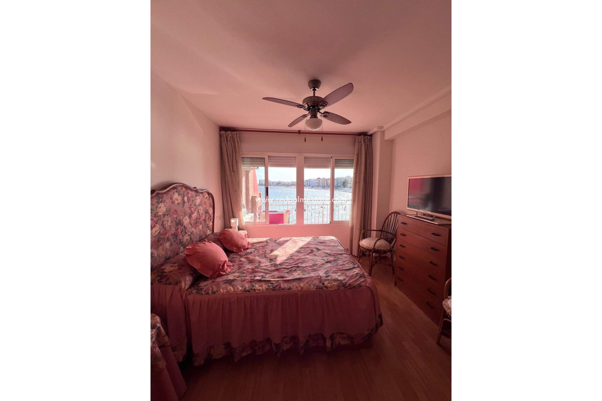 Reventa - Apartmentos -
Torrevieja - Playa de los Locos