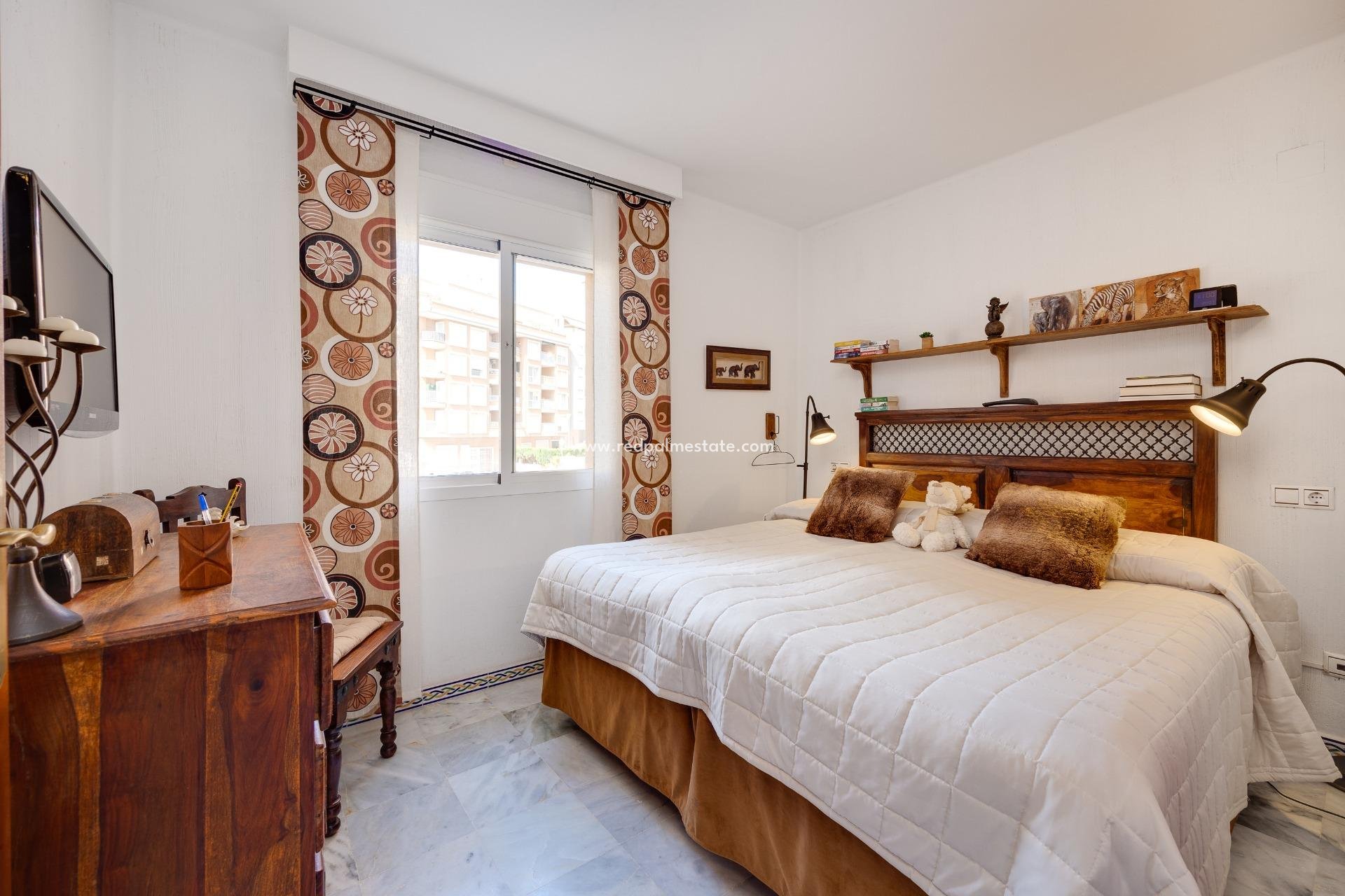 Reventa - Apartmentos -
Torrevieja - Playa de los Locos