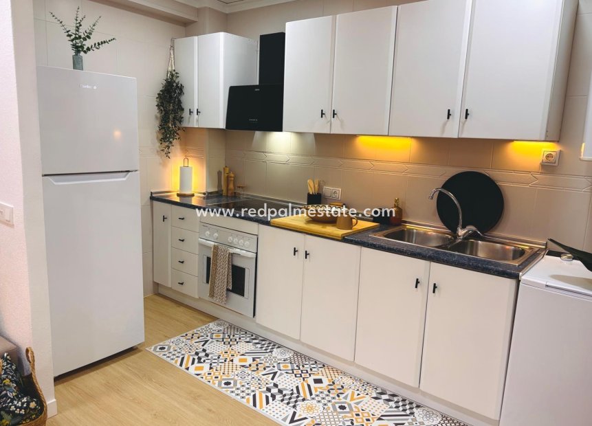 Reventa - Apartmentos -
Torrevieja - Playa de los Locos