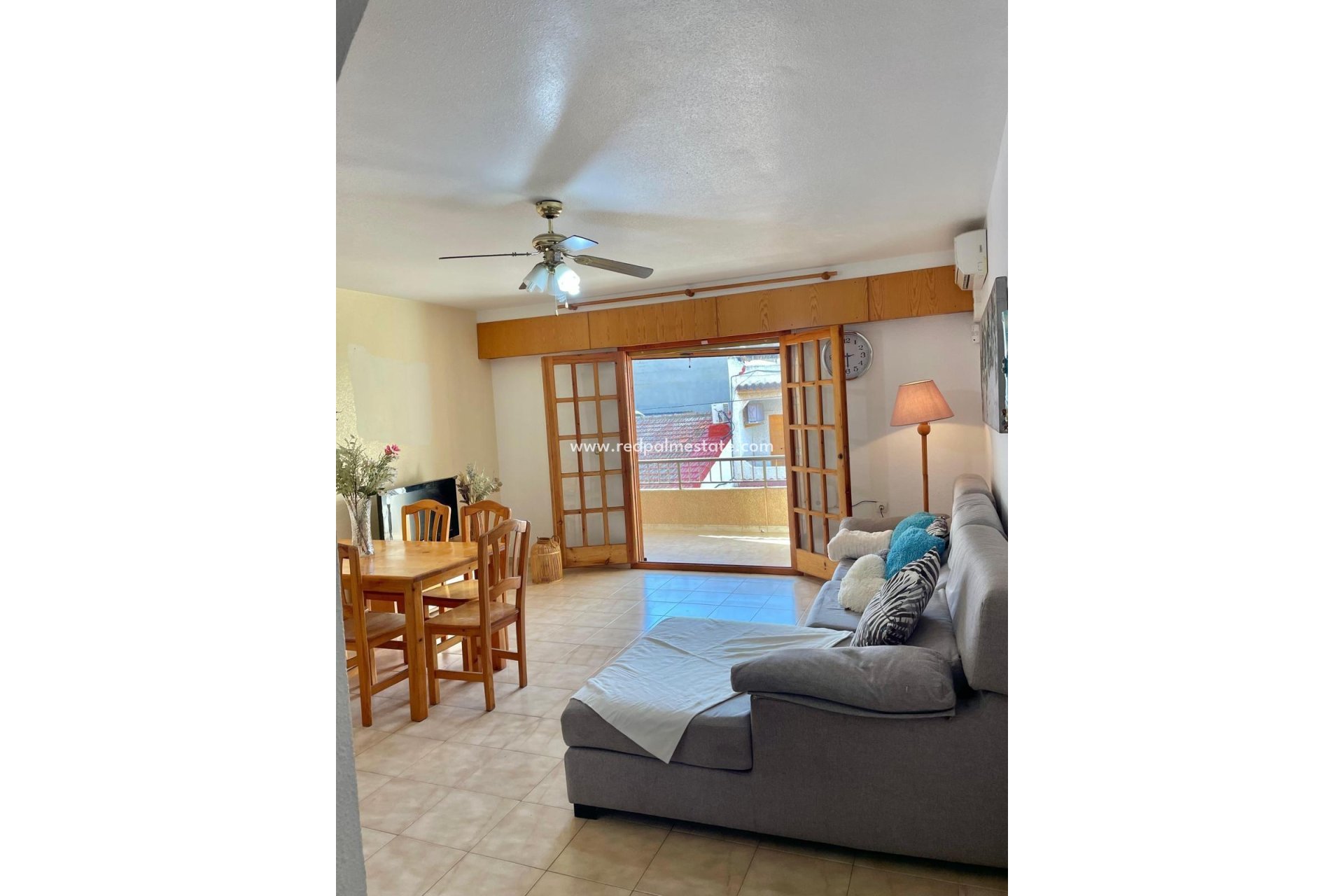 Reventa - Apartmentos -
Torrevieja - Playa de los Locos