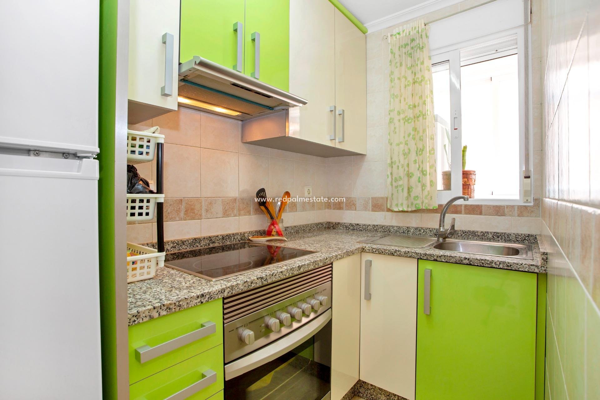 Reventa - Apartmentos -
Torrevieja - Playa de los Locos