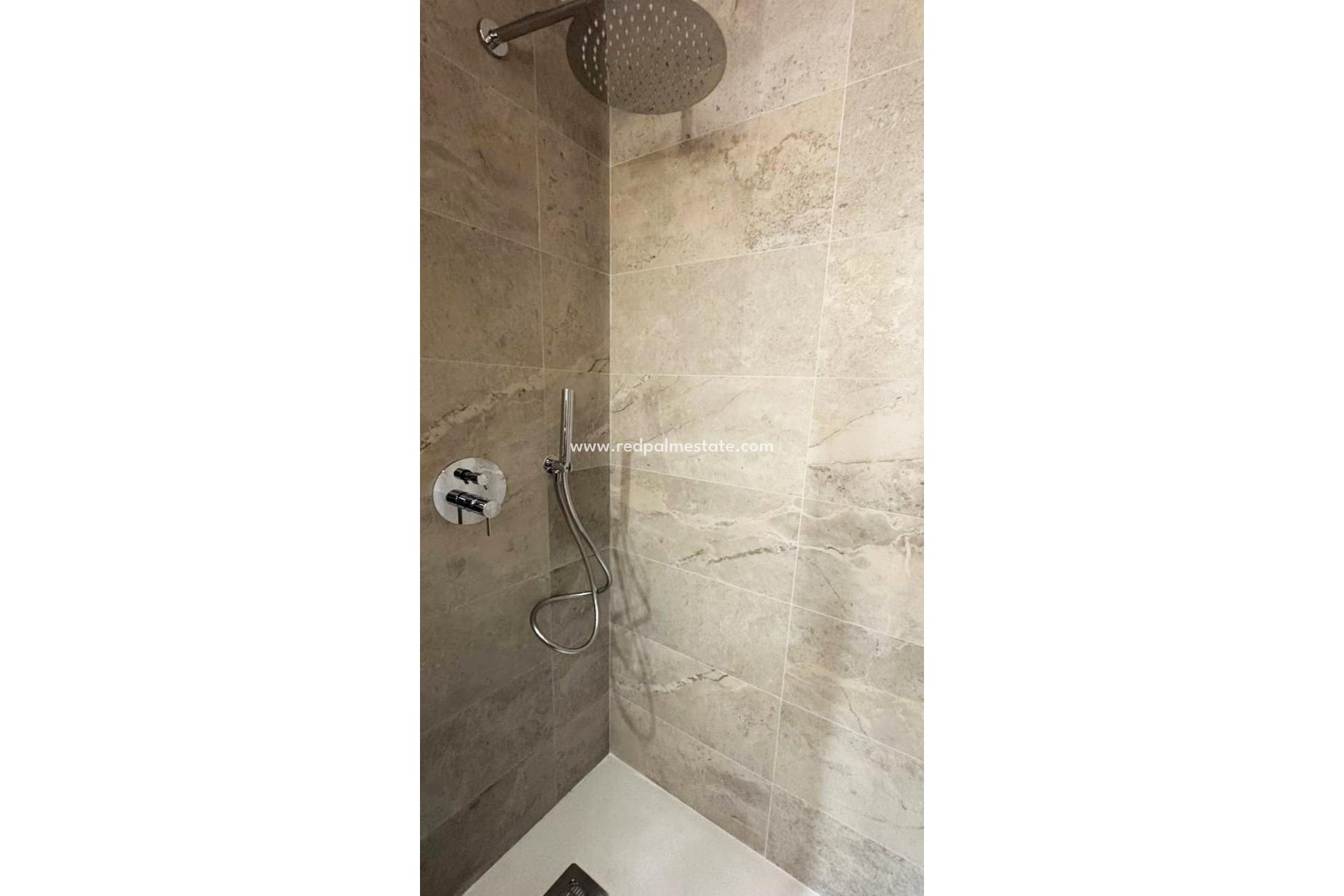 Reventa - Apartmentos -
Torrevieja - Playa de los Locos