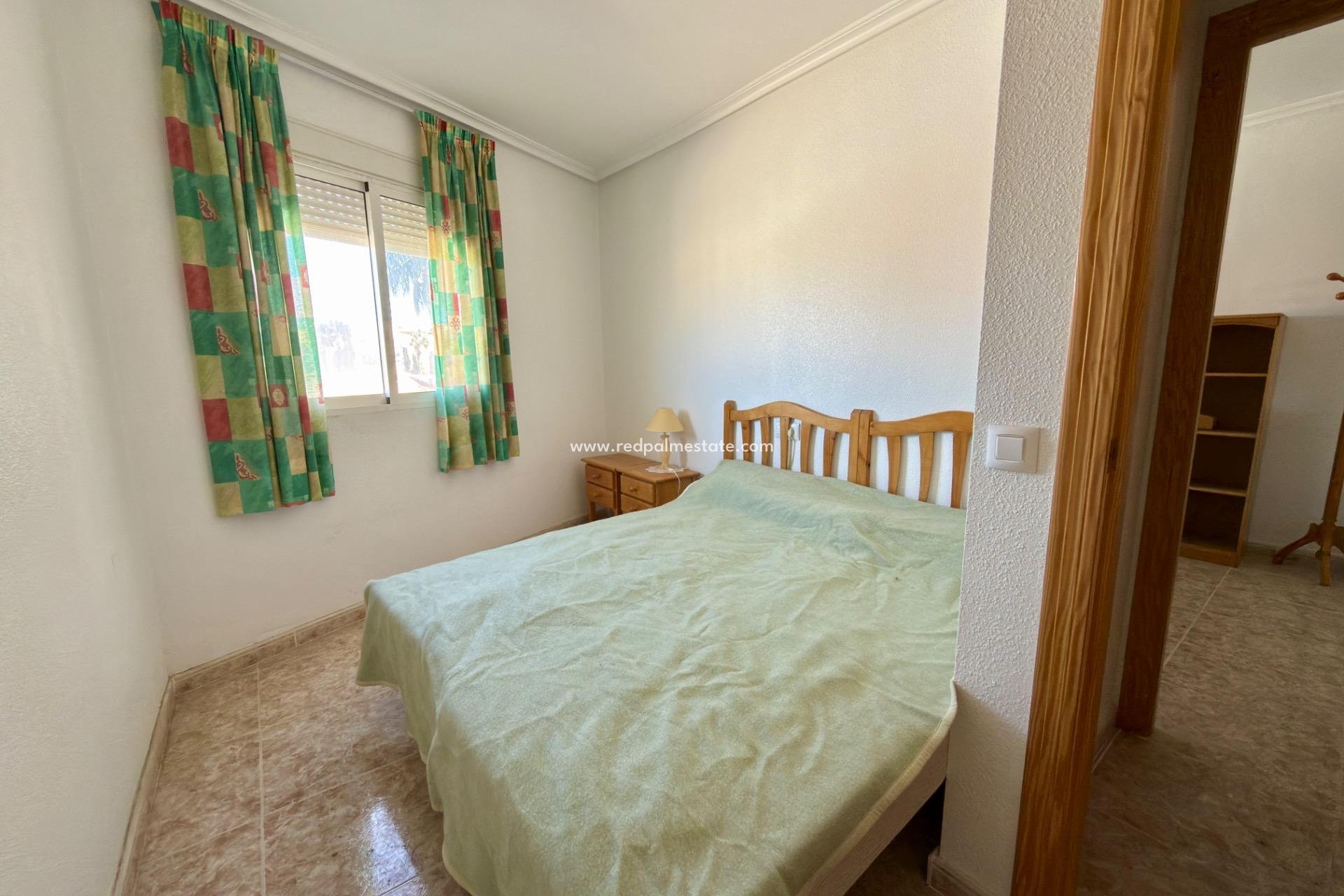 Reventa - Apartmentos -
Torrevieja - Playa de los Locos