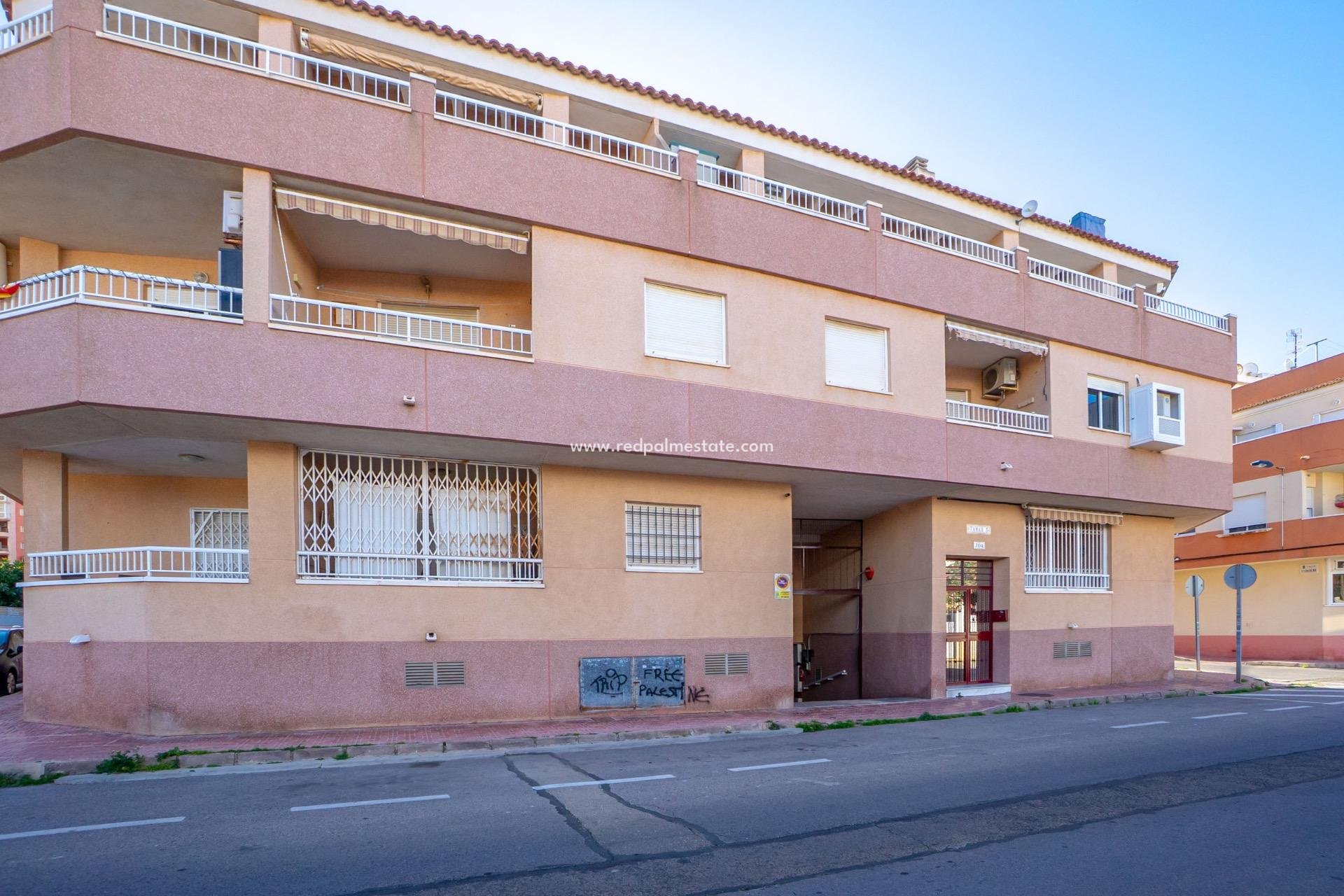 Reventa - Apartmentos -
Torrevieja - Playa de los locos