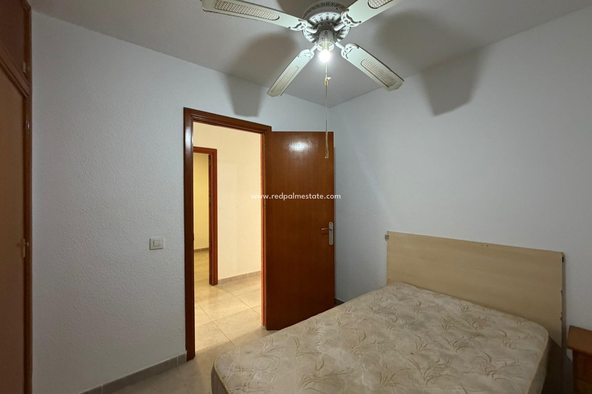 Reventa - Apartmentos -
Torrevieja - Playa de los Locos