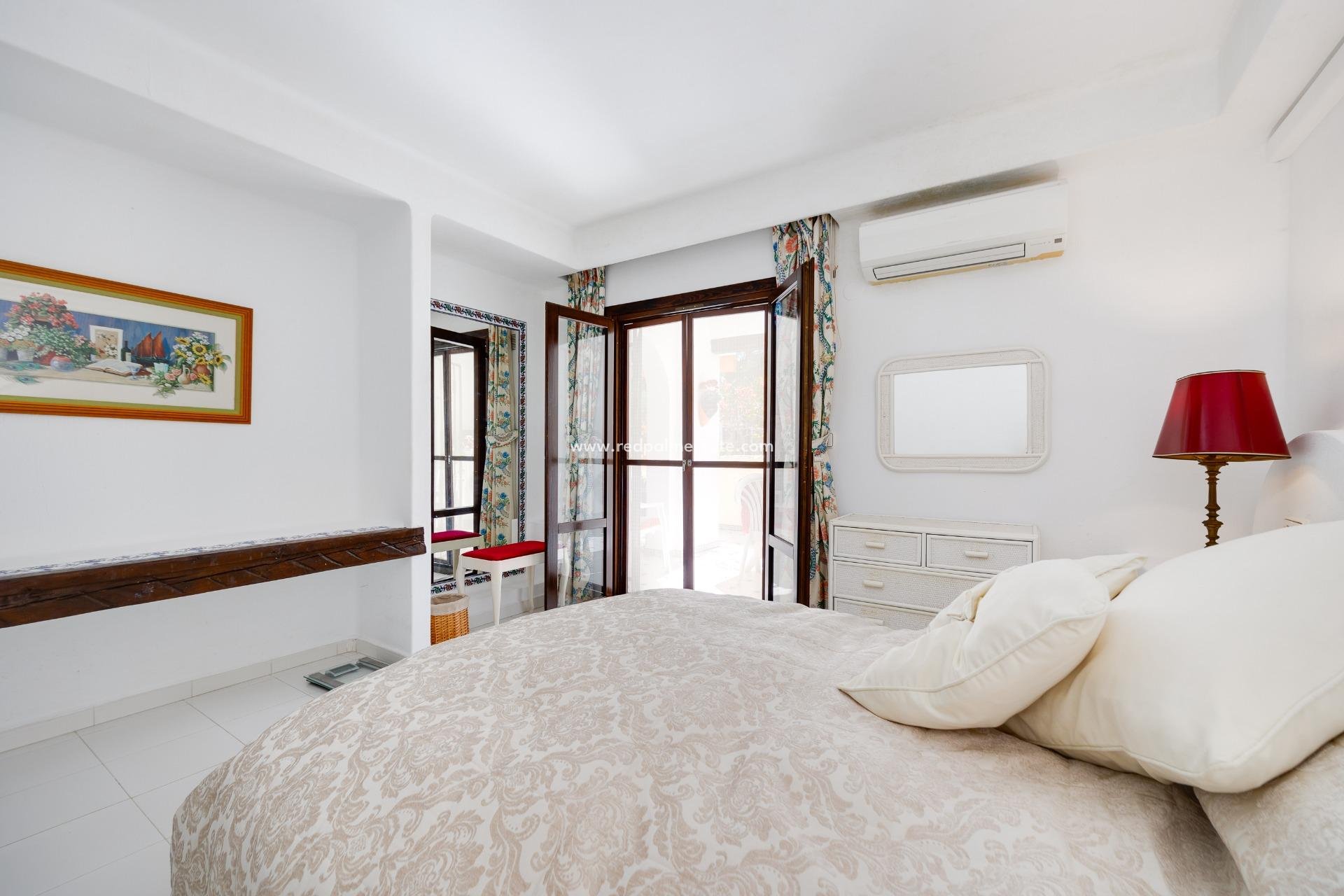 Reventa - Apartmentos -
Torrevieja - Playa de los Locos