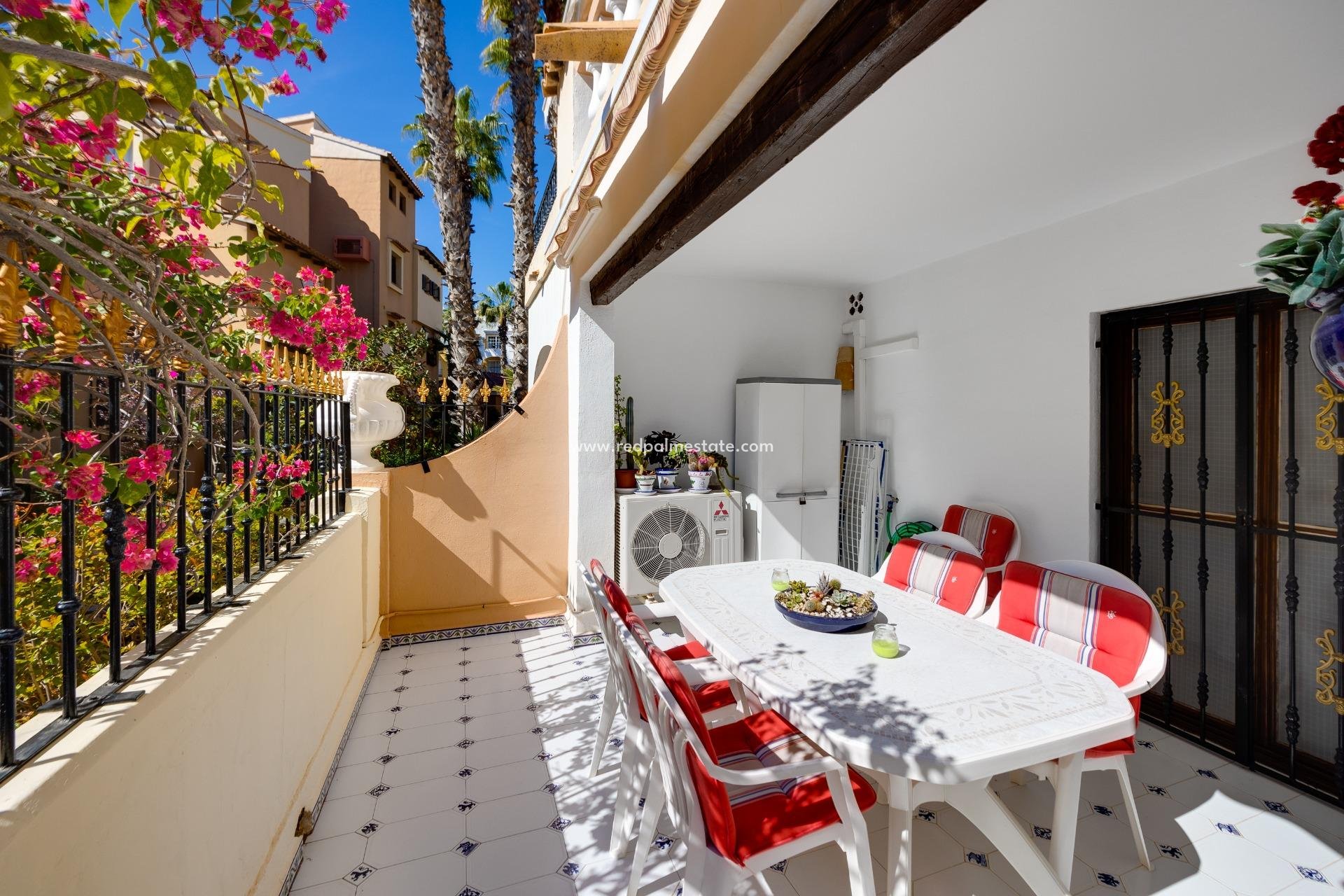Reventa - Apartmentos -
Torrevieja - Playa de los Locos
