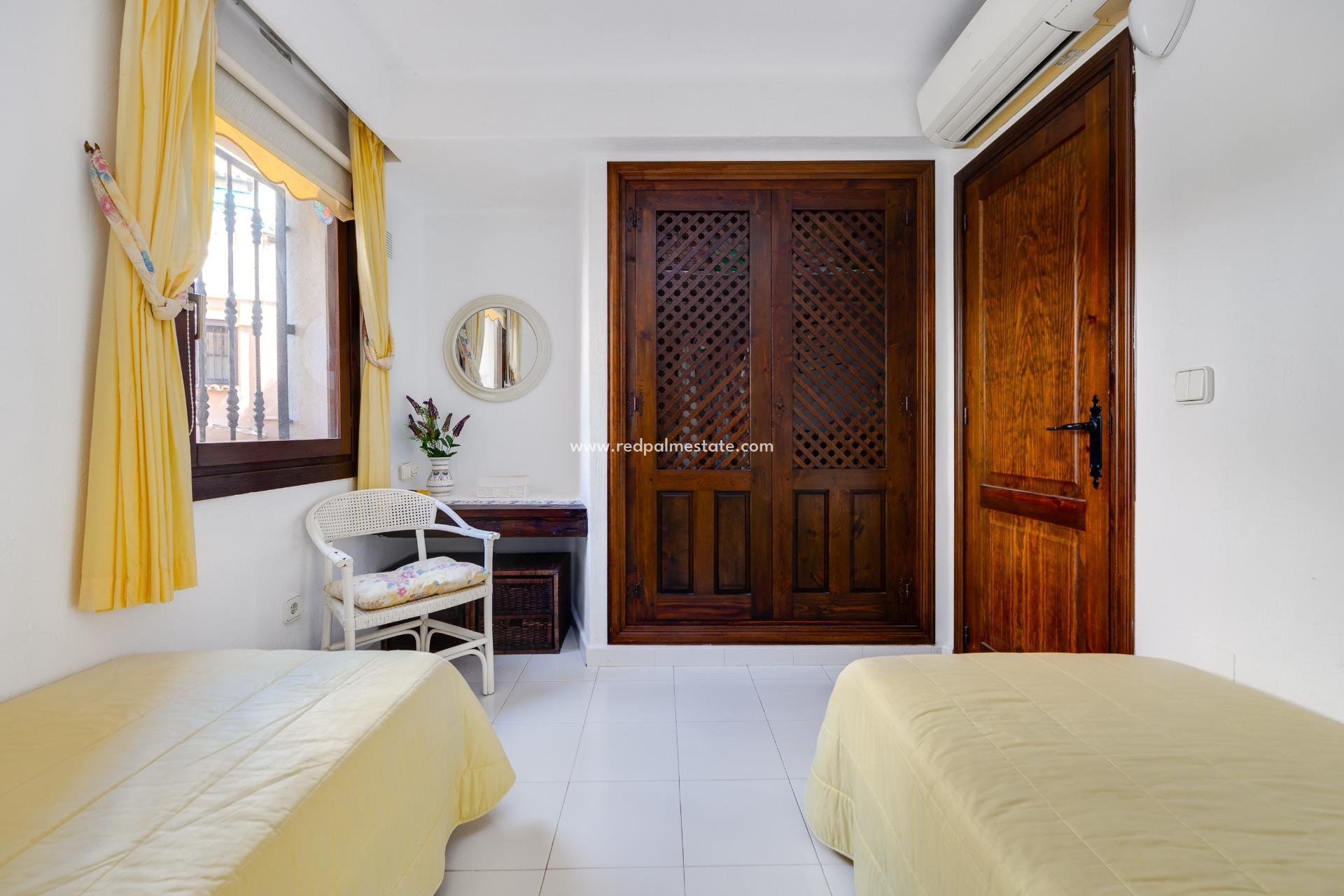 Reventa - Apartmentos -
Torrevieja - Playa de los Locos