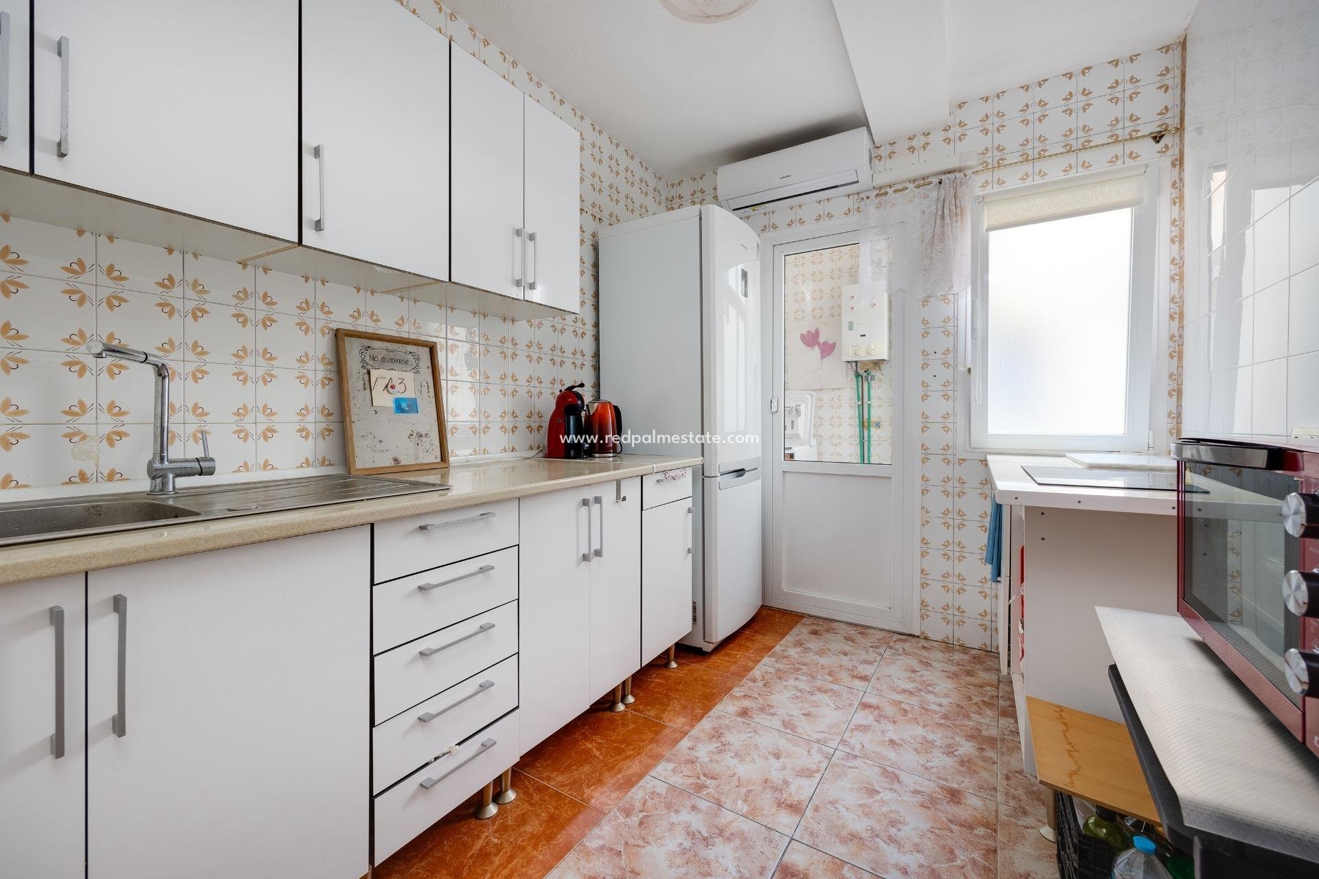 Reventa - Apartmentos -
Torrevieja - Playa del cura