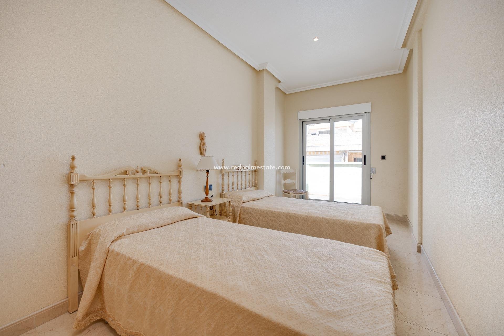 Reventa - Apartmentos -
Torrevieja - Playa del Cura