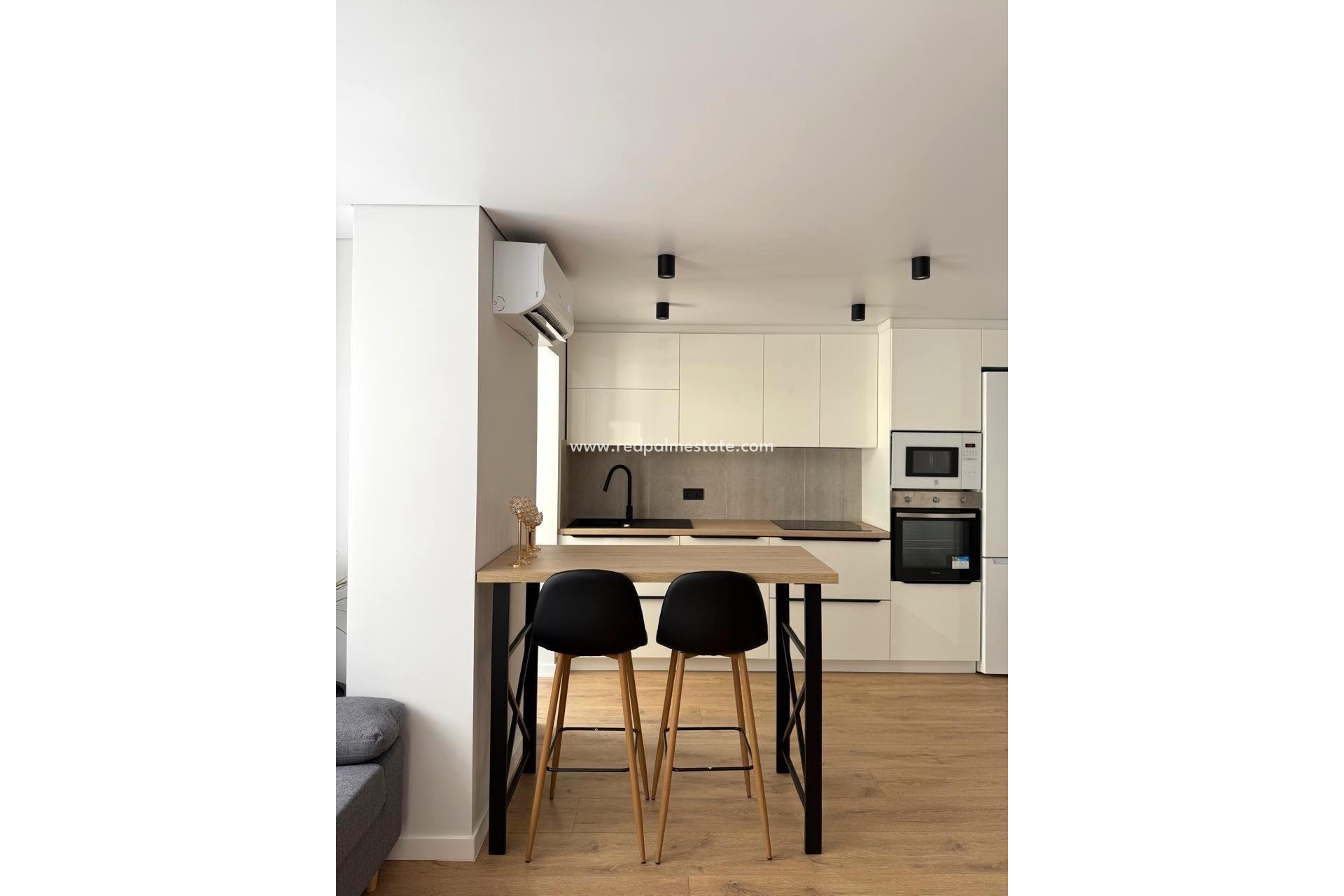 Reventa - Apartmentos -
Torrevieja - Playa del Cura