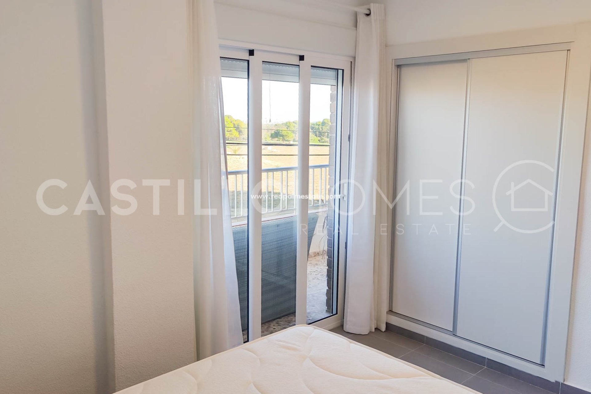 Reventa - Apartmentos -
Torrevieja - Punta prima