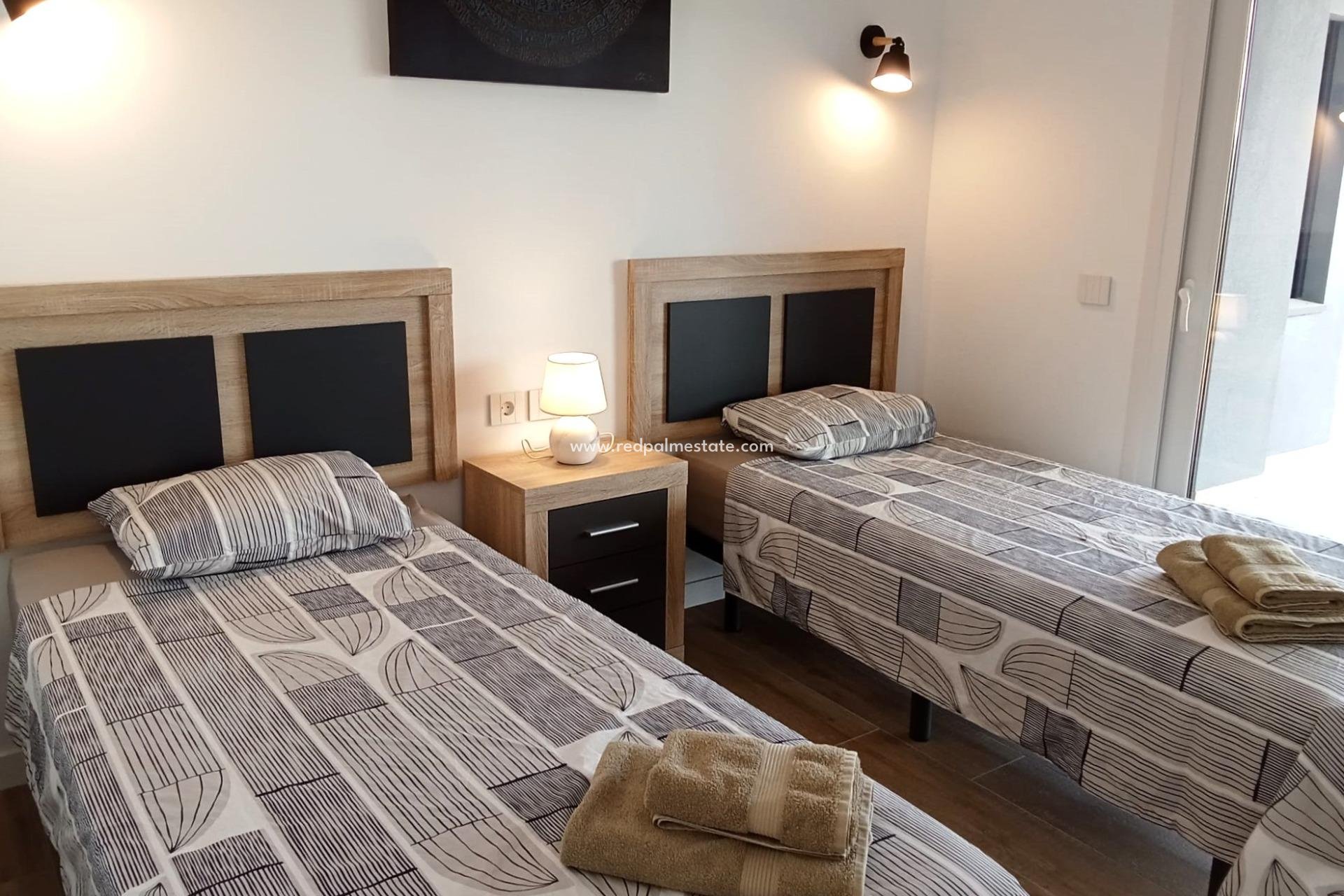 Reventa - Apartmentos -
Torrevieja - Punta prima