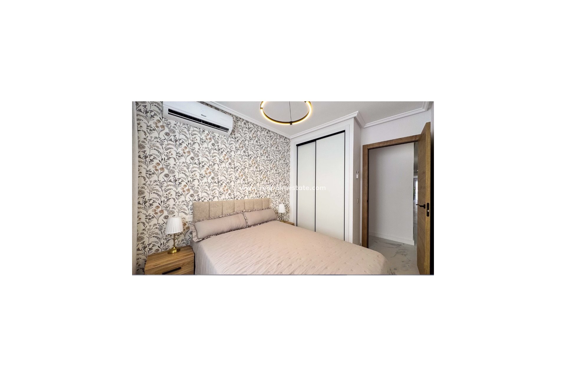 Reventa - Apartmentos -
Torrevieja