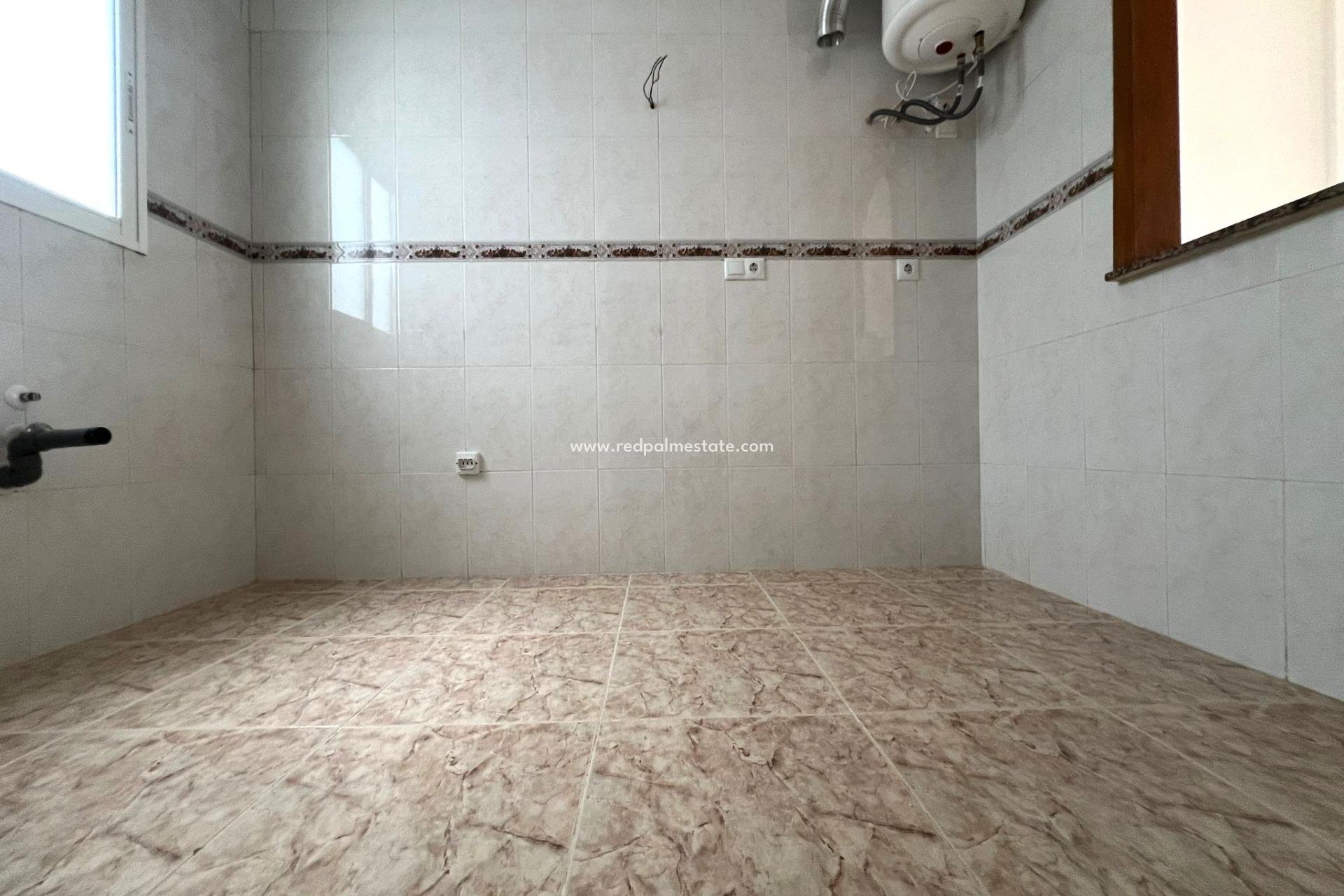 Reventa - Apartmentos -
Torrevieja